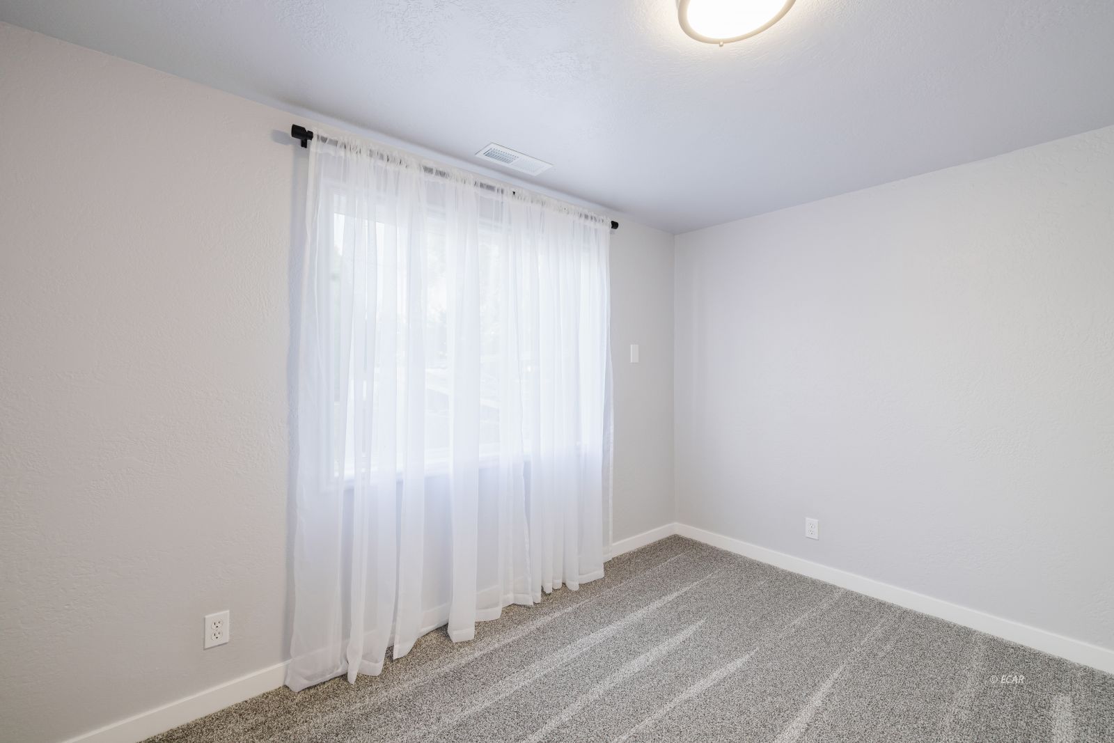 133 W River Street Property Photo 17