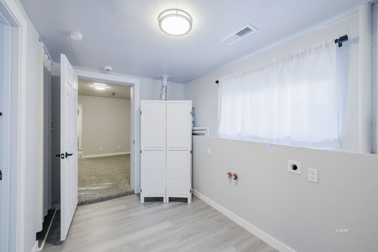 133 W River Street Property Photo 23