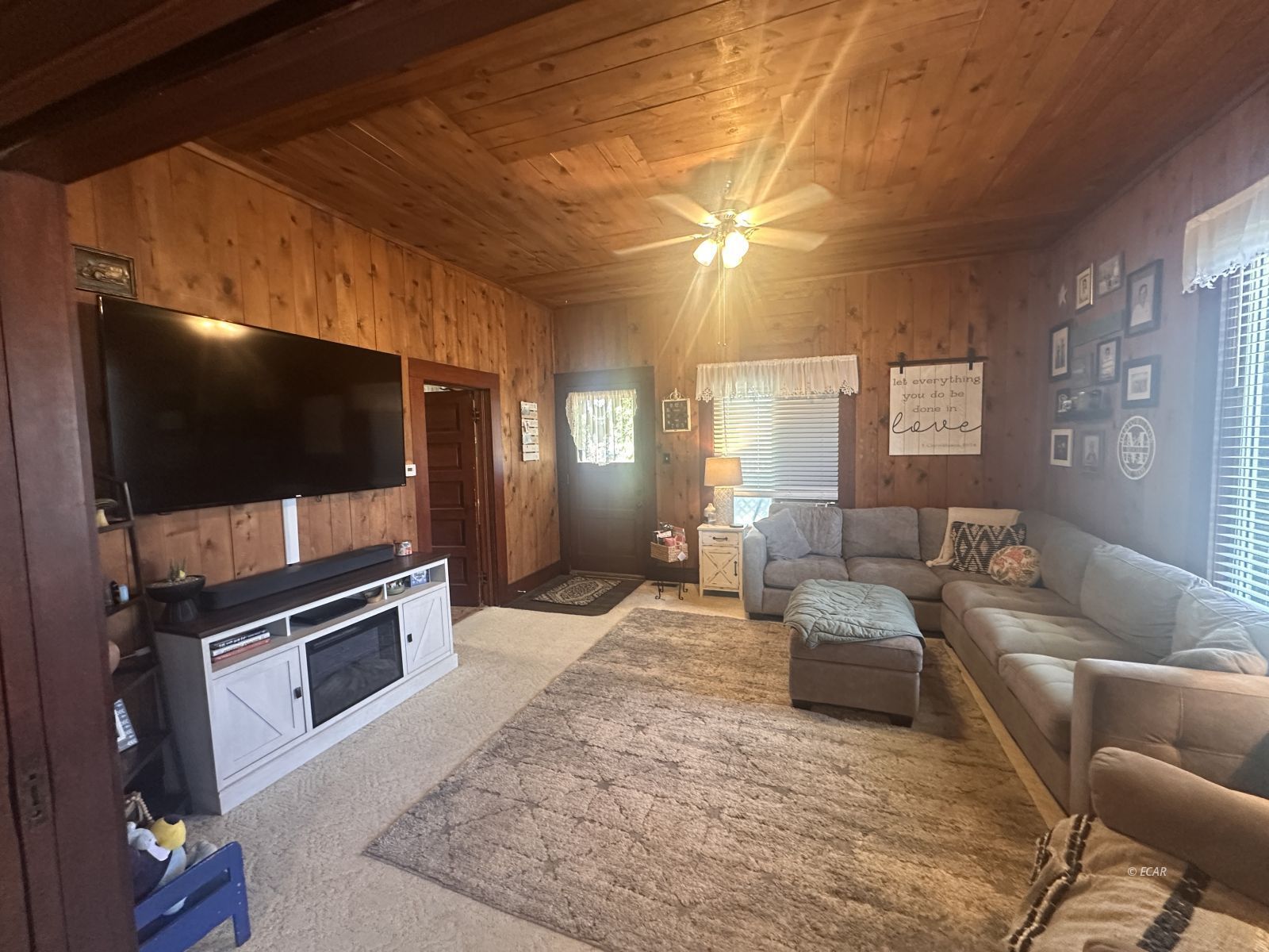 1481 Clover Avenue Property Photo 3