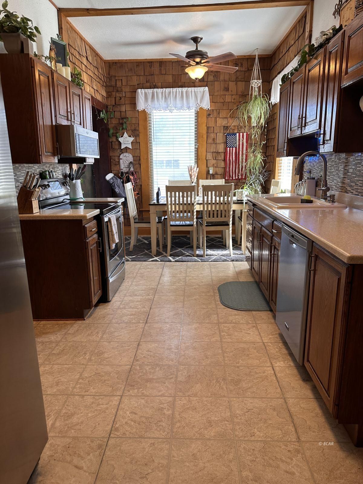 1481 Clover Avenue Property Photo 10