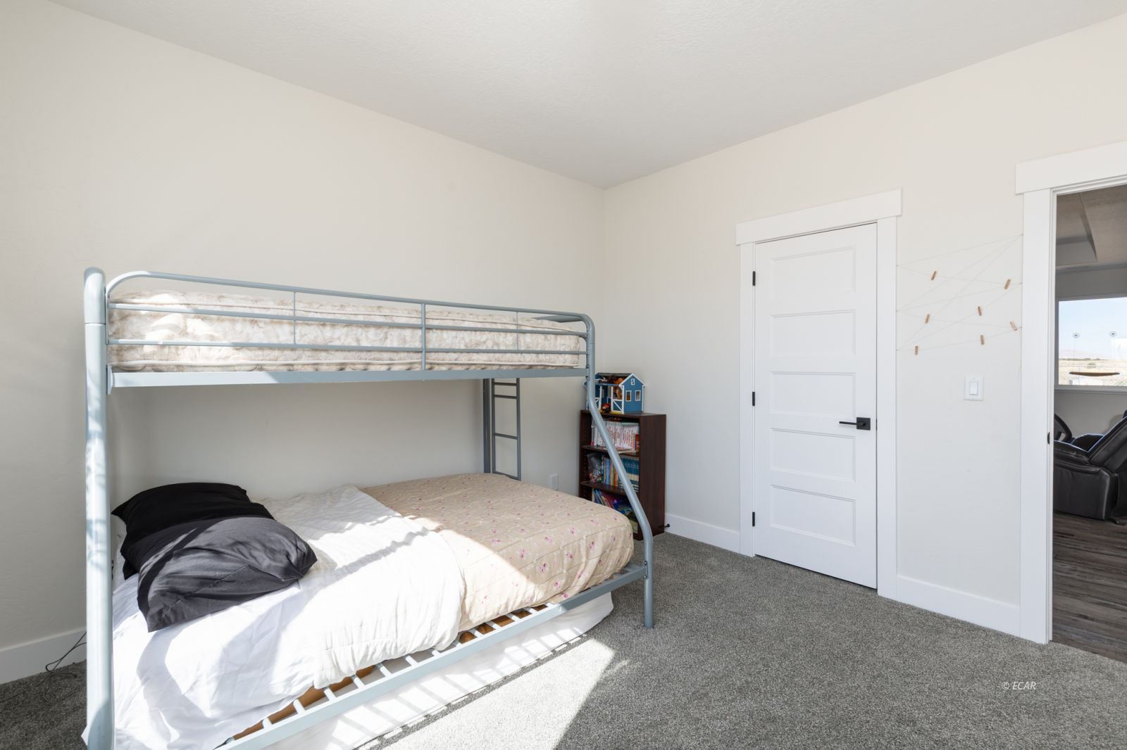 611 Westcott Drive Property Photo 9