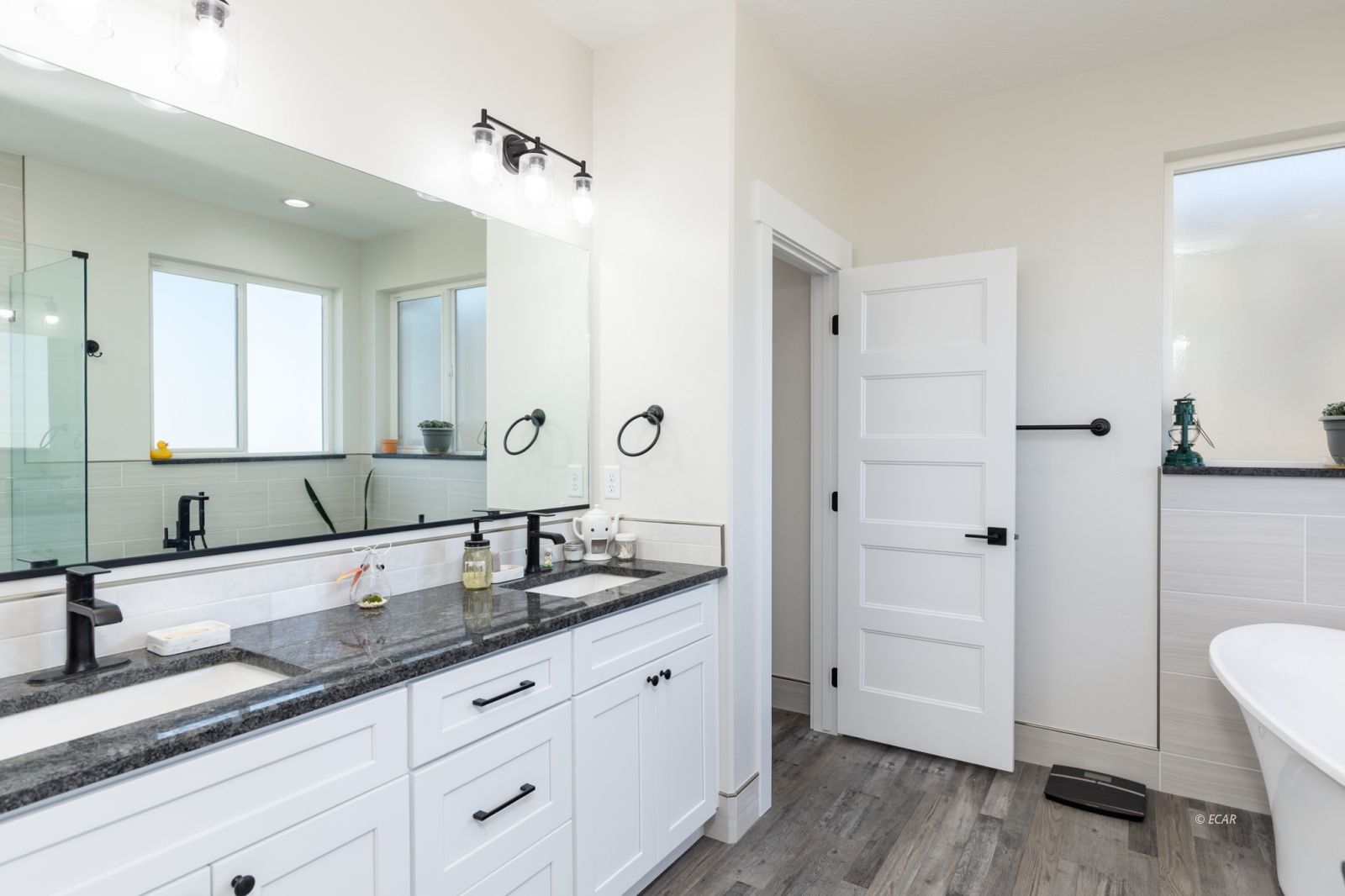 611 Westcott Drive Property Photo 20