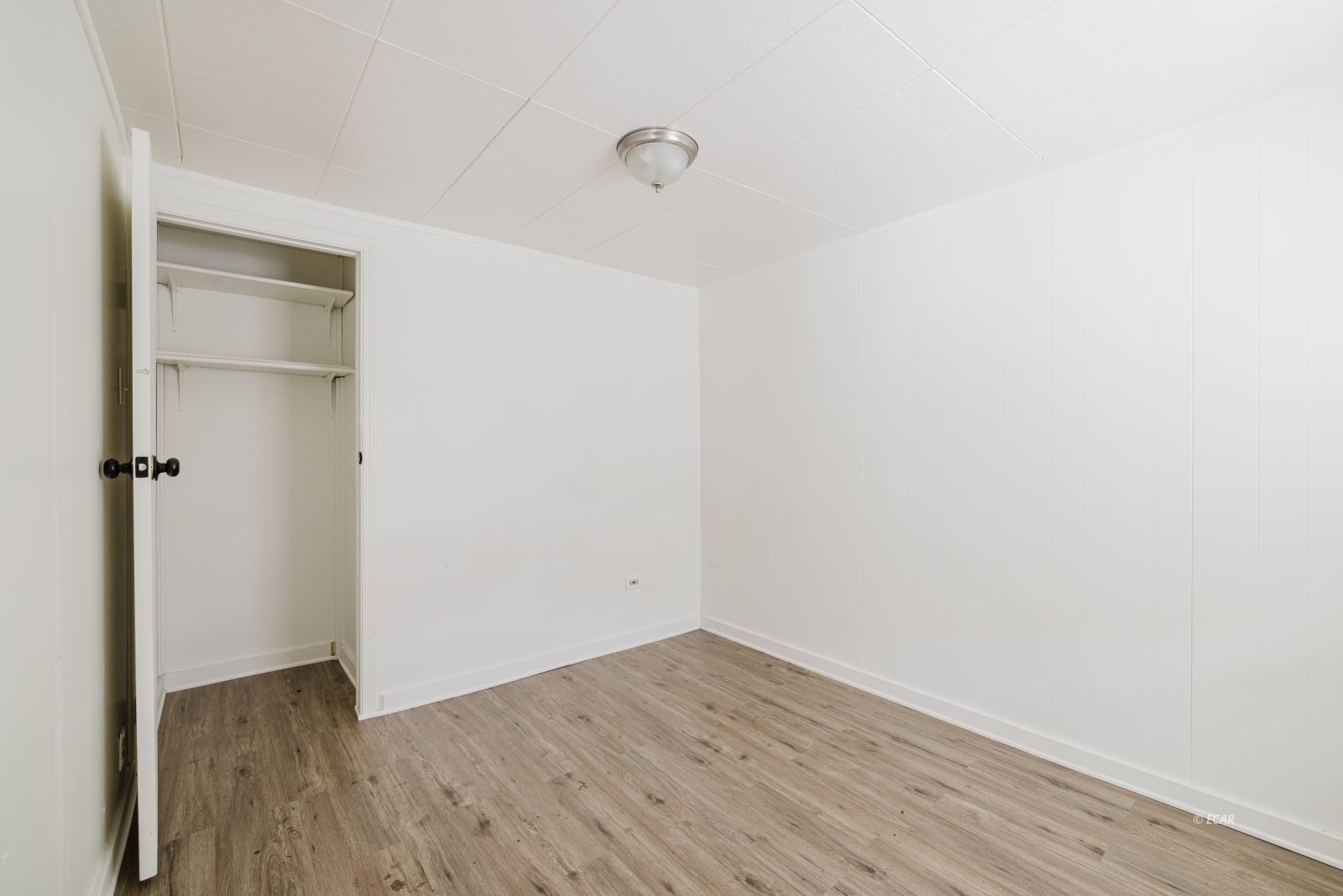 240 S 1st Street Property Photo 11