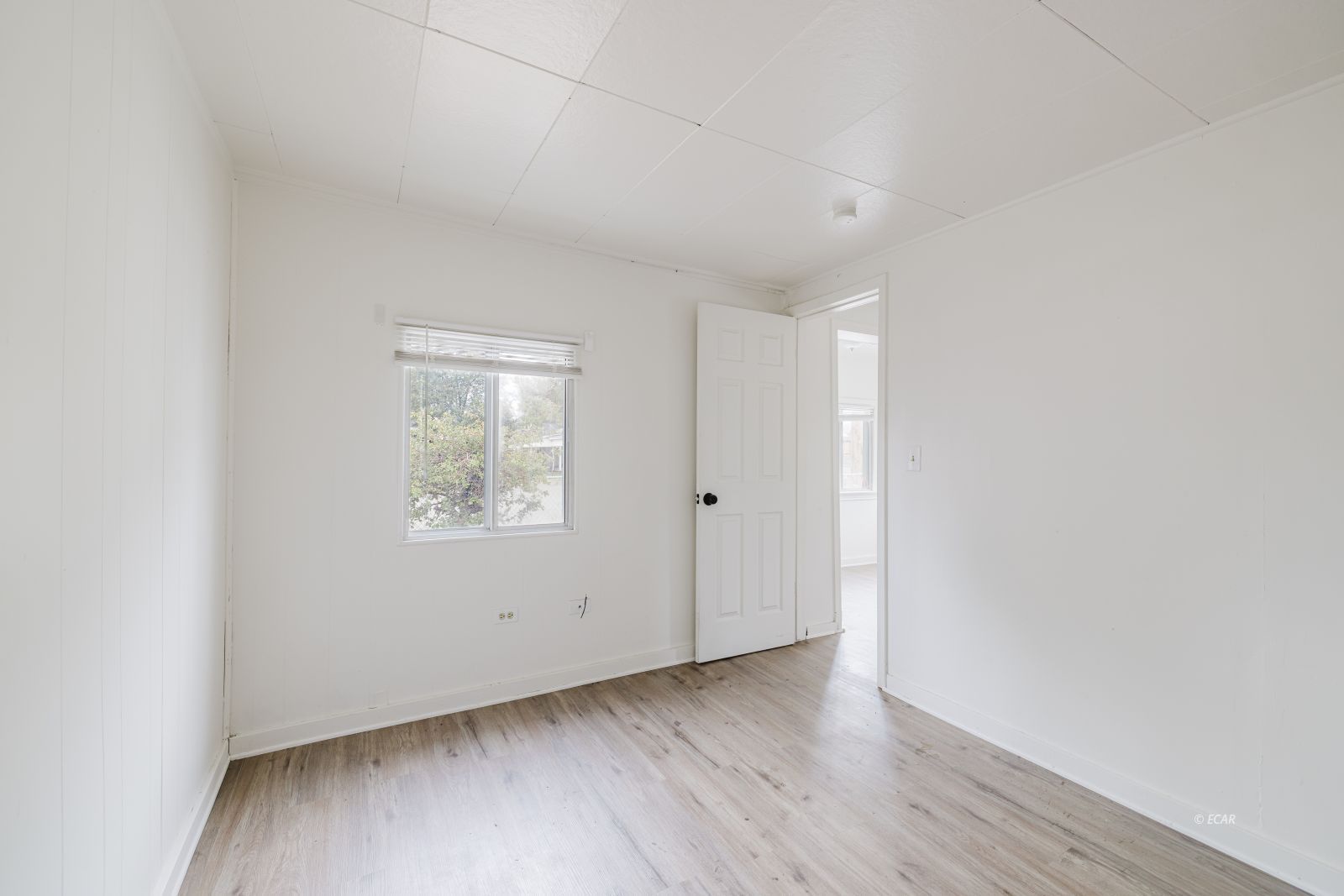 240 S 1st Street Property Photo 13