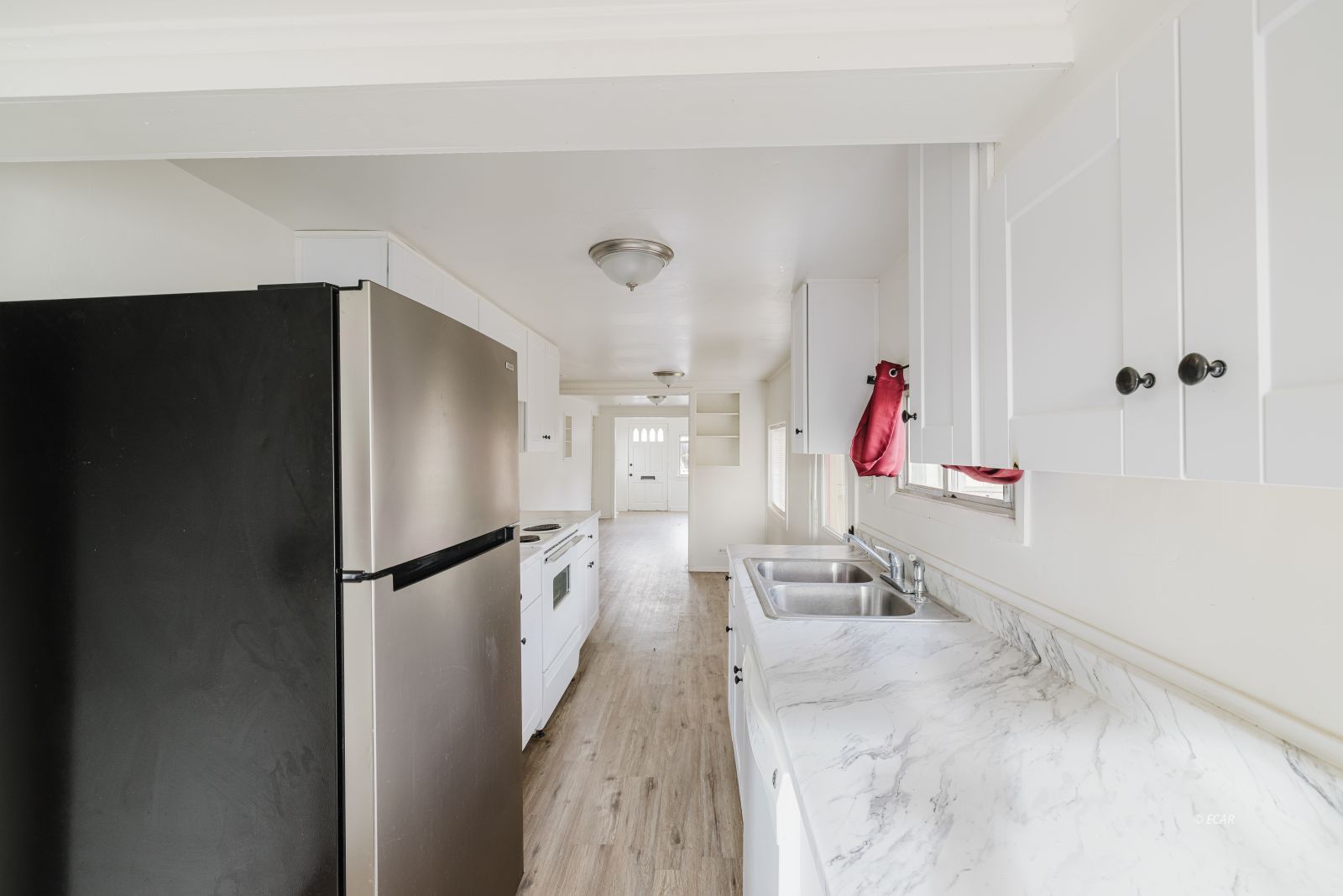 240 S 1st Street Property Photo 18