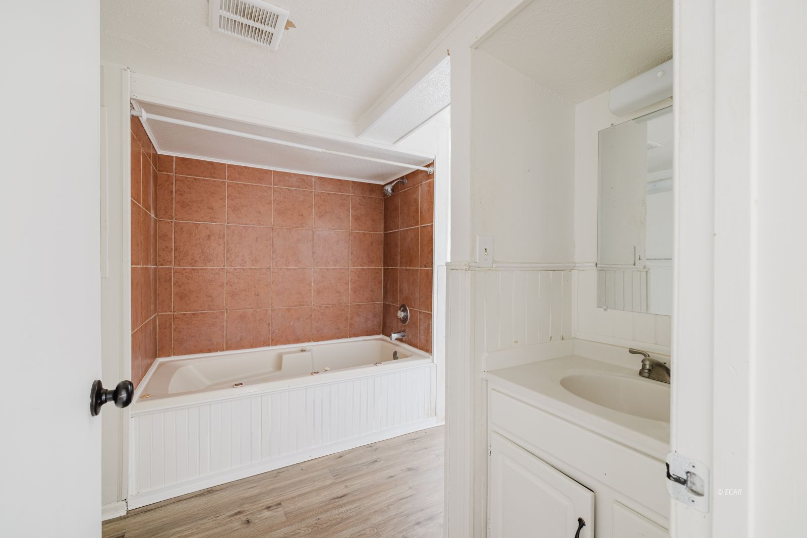 240 S 1st Street Property Photo 19