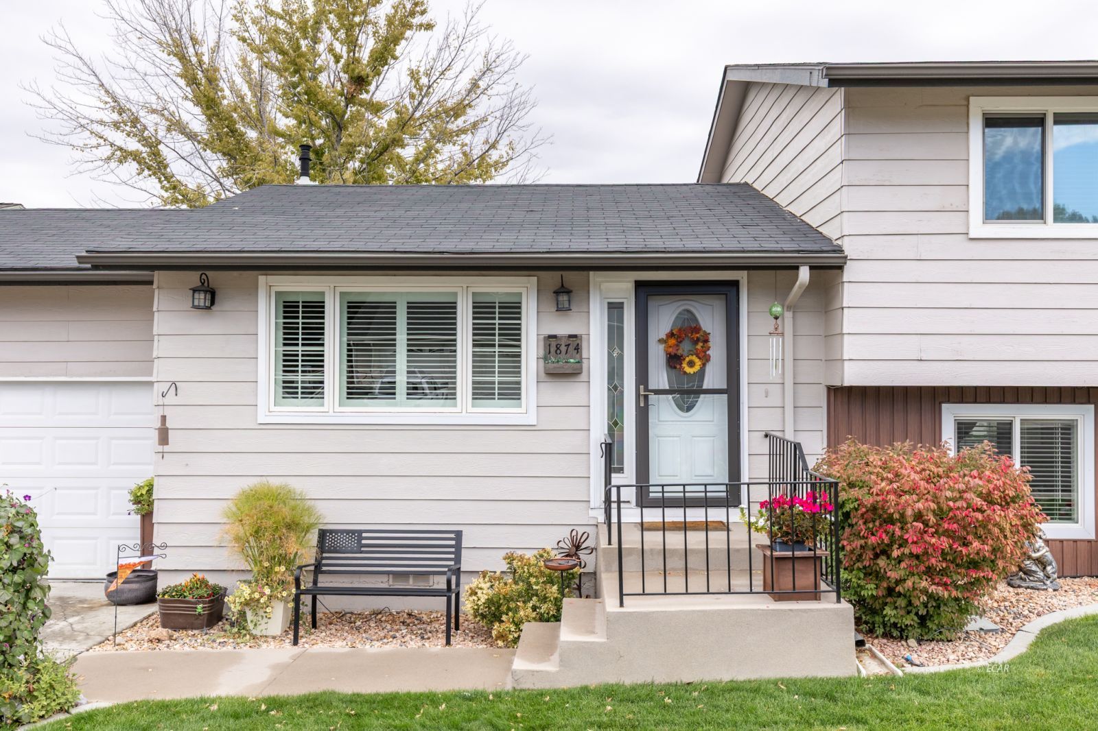 1874 Sawyer Way Property Photo 2