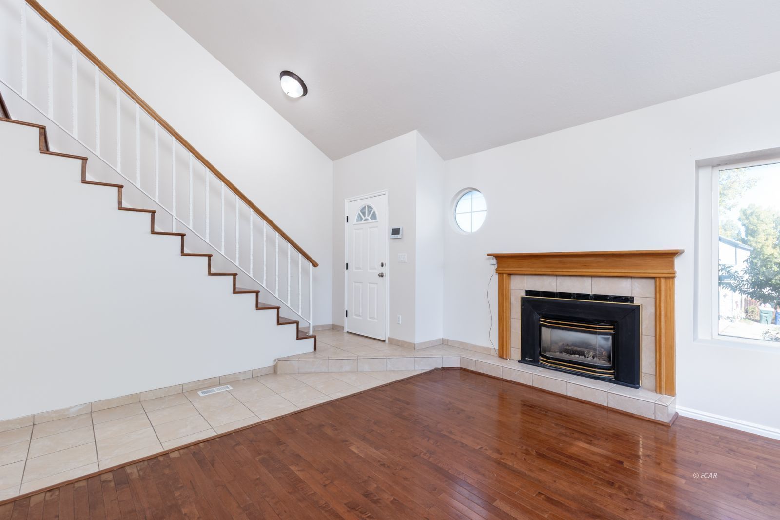 1951 Sierra Drive Property Photo 5