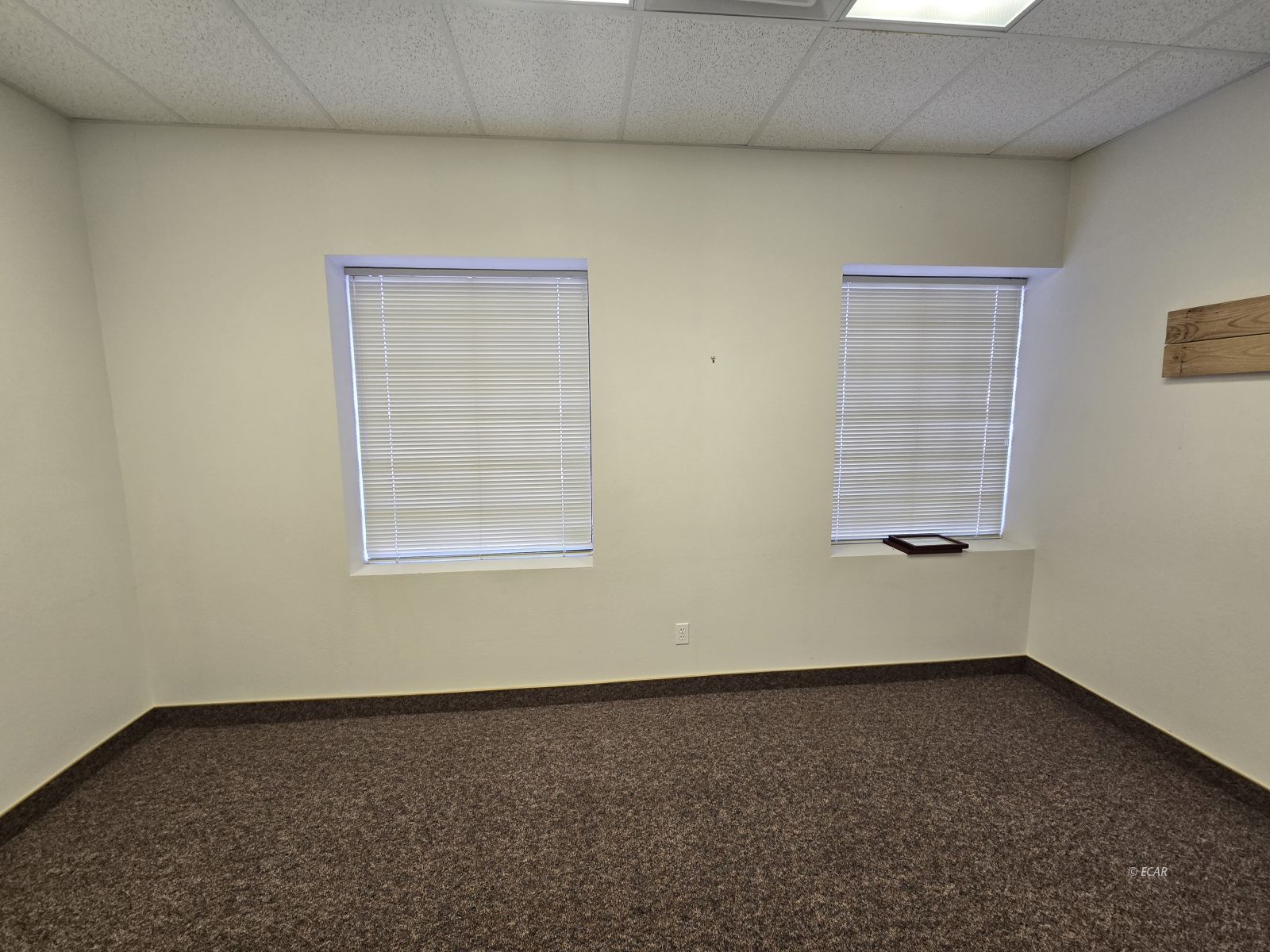 557 W Silver Street 206 Property Photo 7