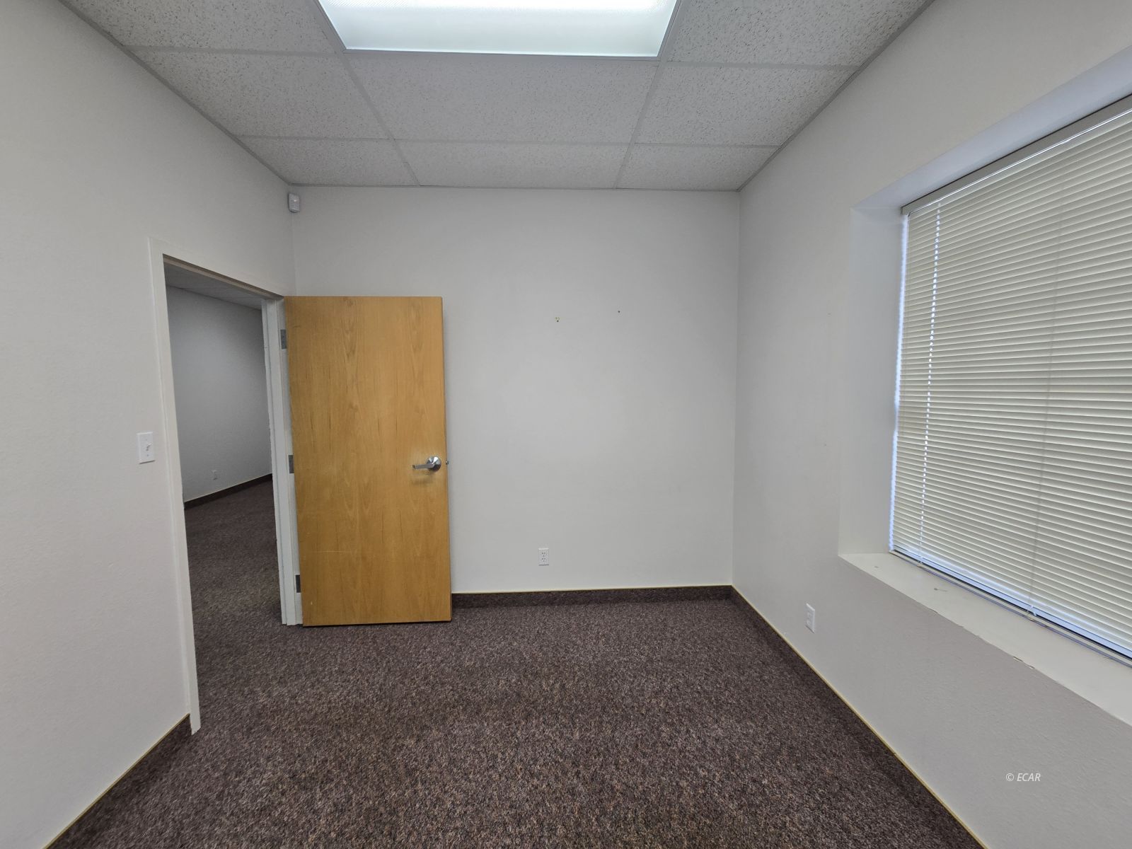 557 W Silver Street 206 Property Photo 11