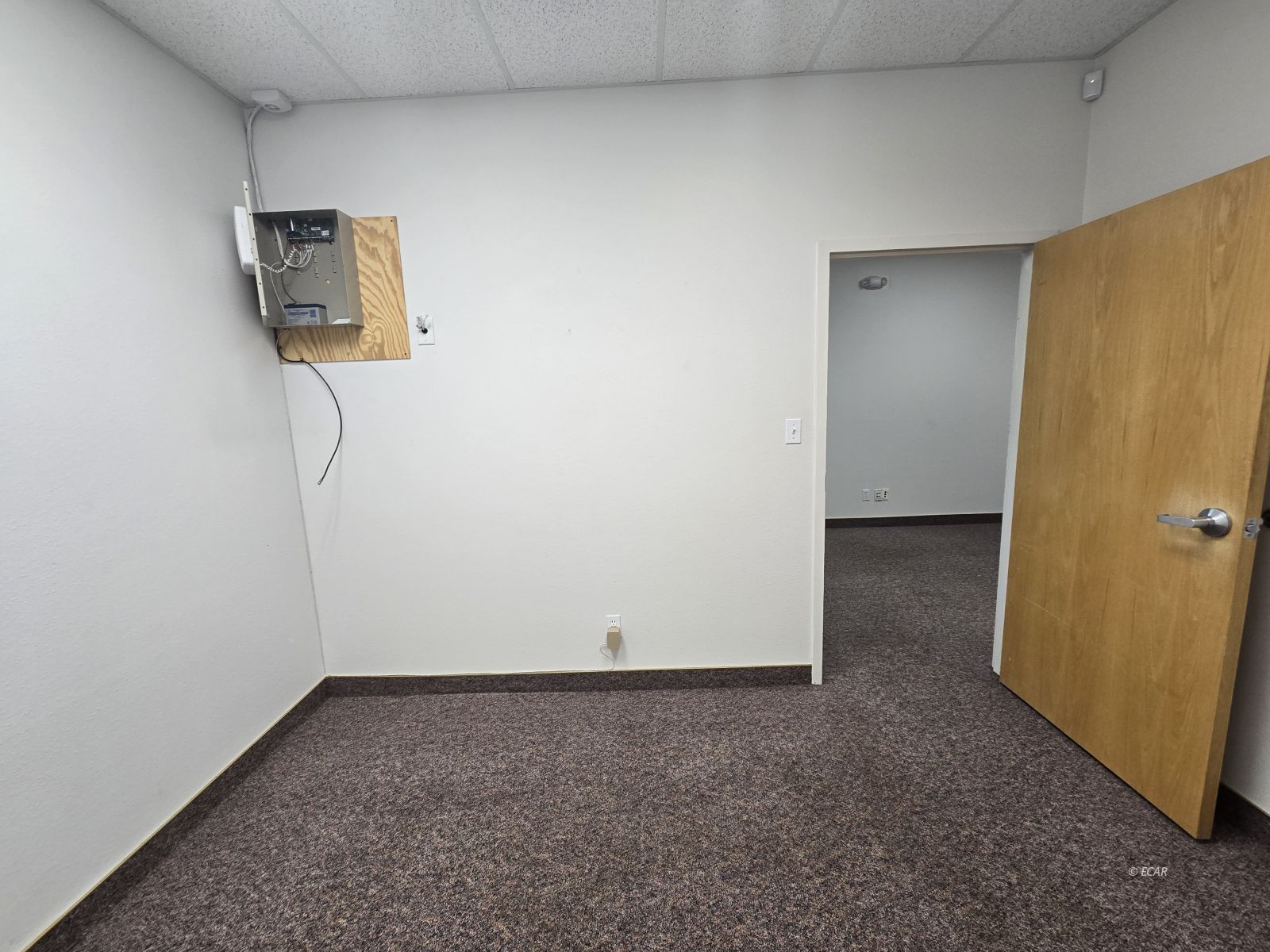 557 W Silver Street 206 Property Photo 13