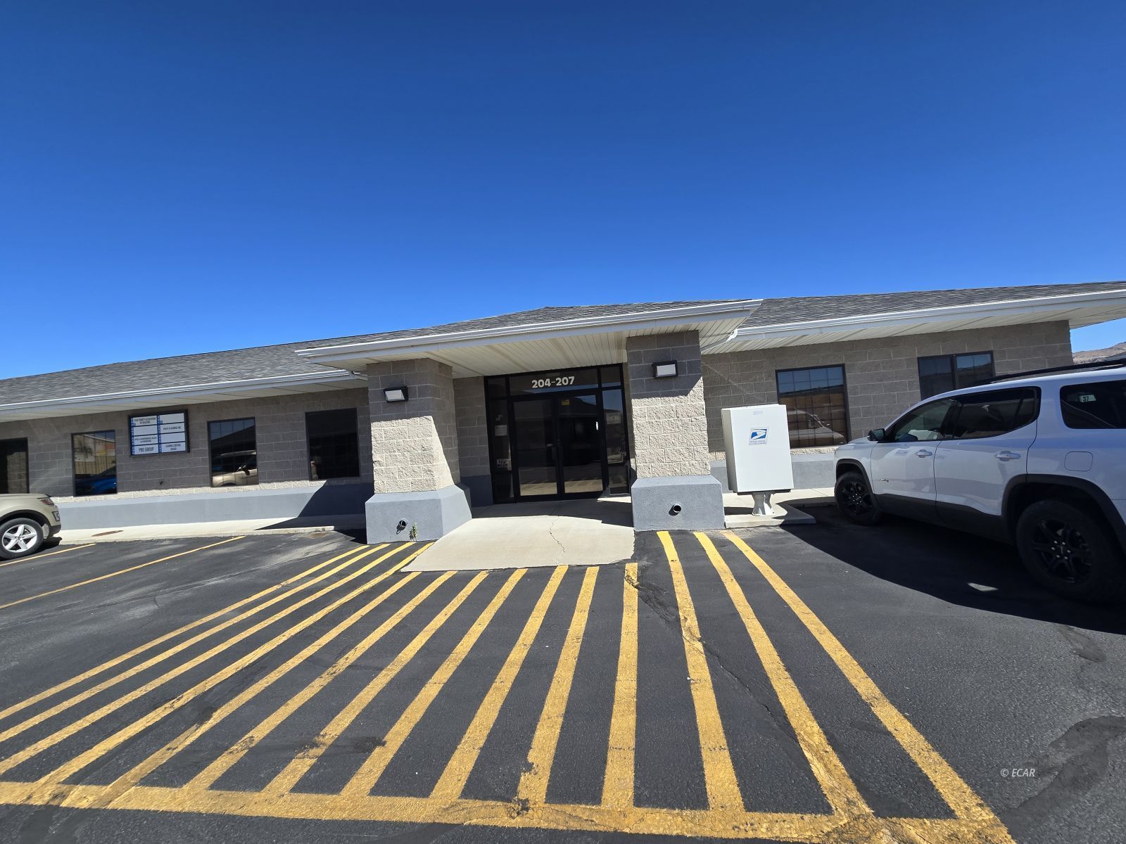 557 W Silver Street 206 Property Photo 14