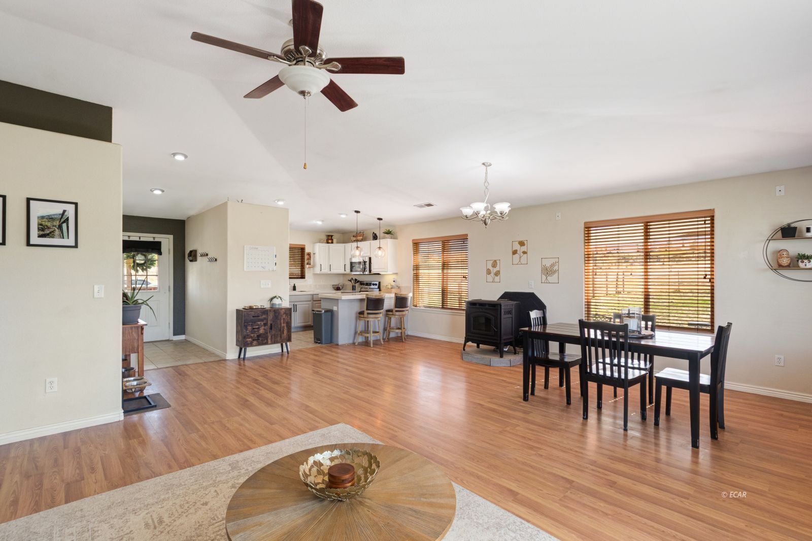 951 Blue Jay Drive Property Photo 4