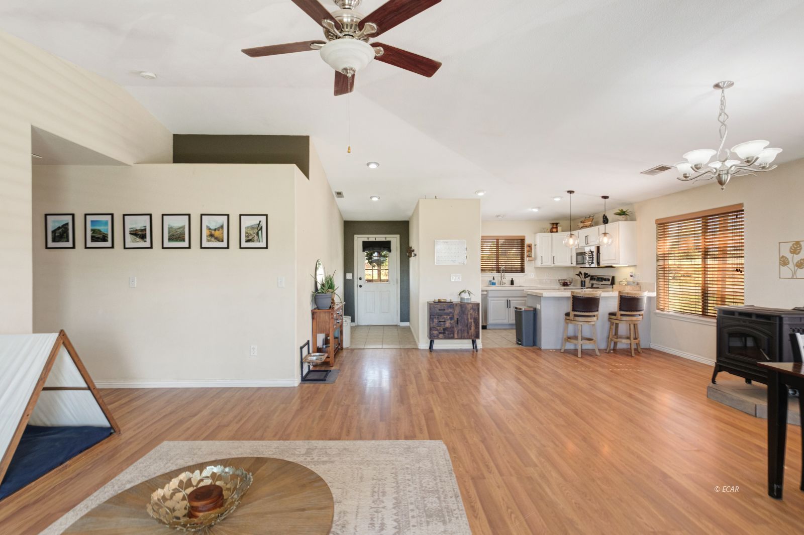 951 Blue Jay Drive Property Photo 5