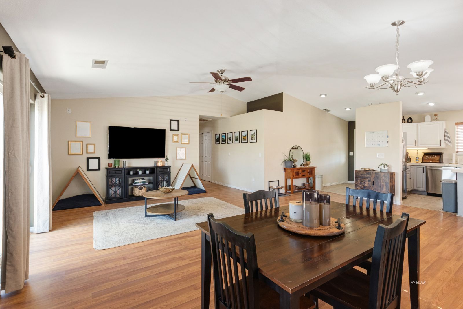 951 Blue Jay Drive Property Photo 6