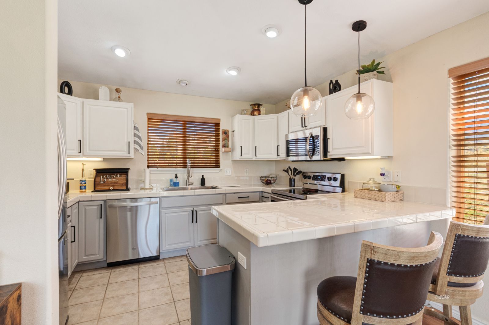 951 Blue Jay Drive Property Photo 7