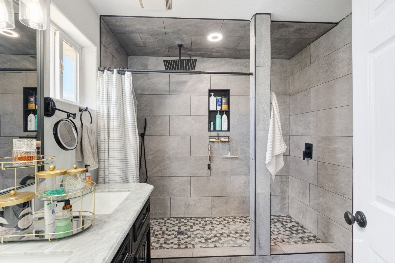 951 Blue Jay Drive Property Photo 14