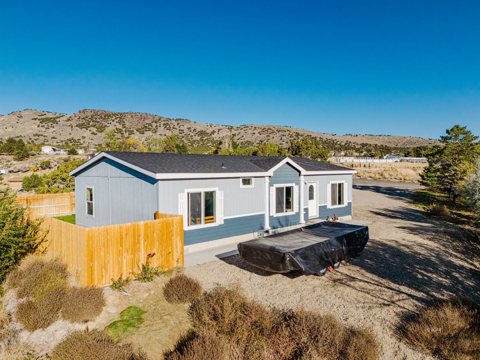 571 Holiday Drive Property Photo 1