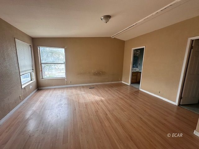 295 Saxon Drive Property Photo 8