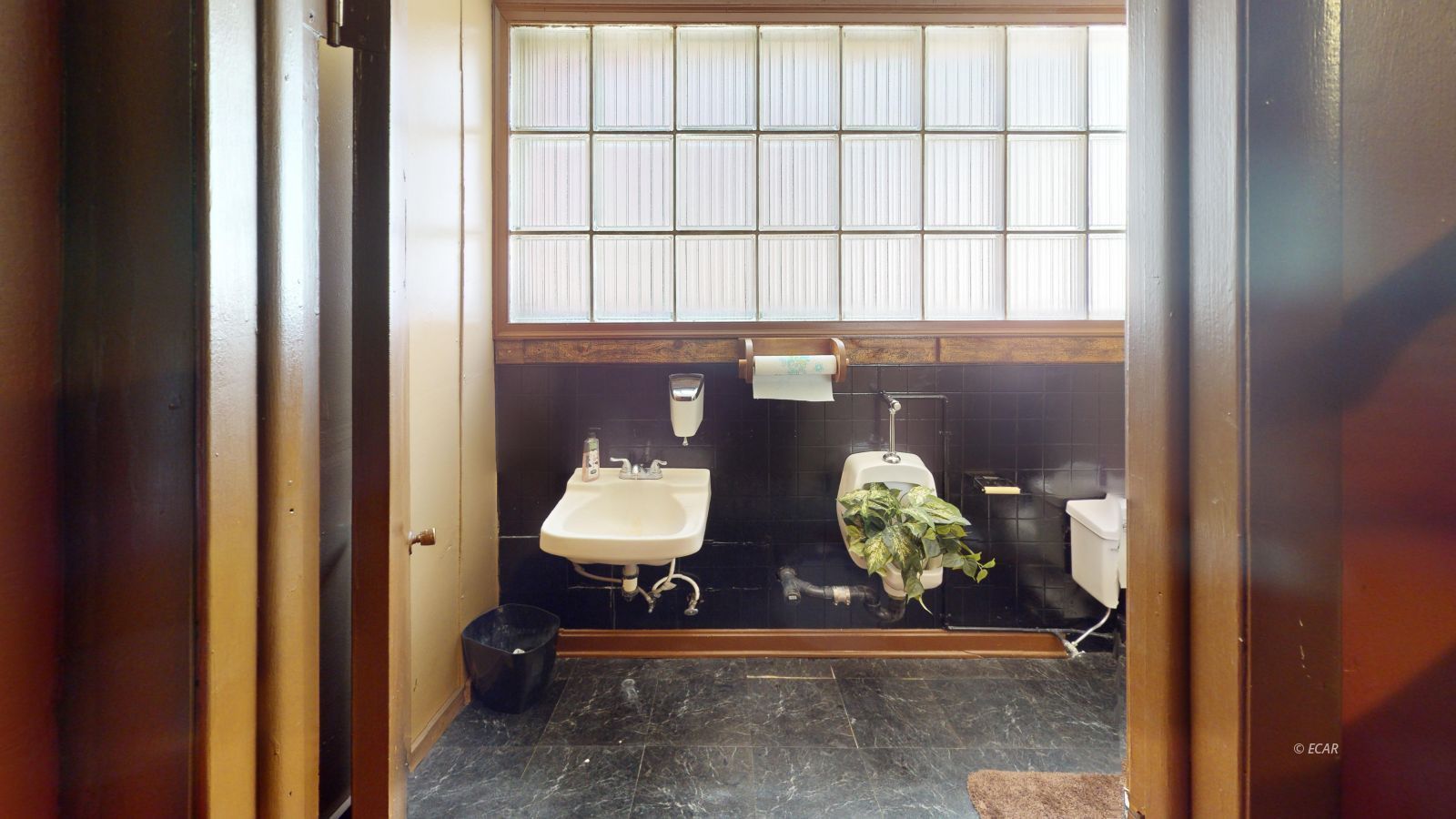 531 Court Street Property Photo 8