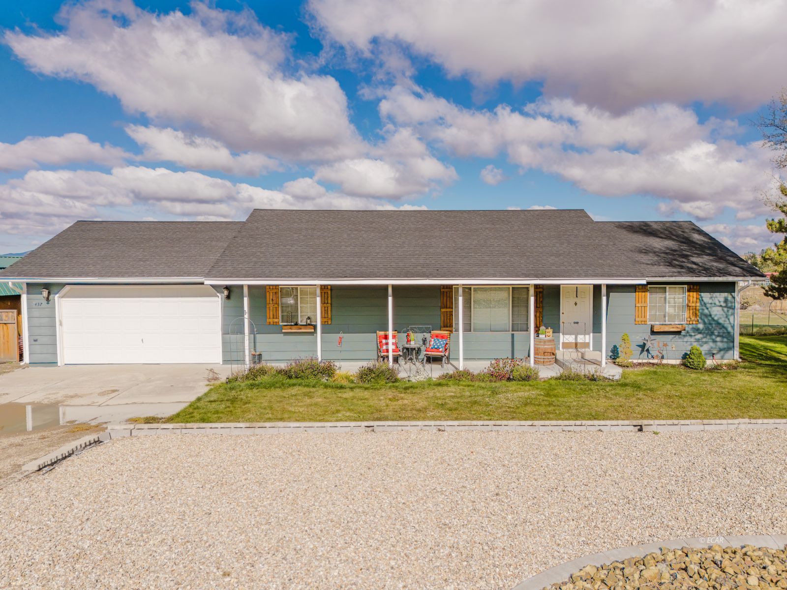 437 Lyndhurst Drive Property Photo 1