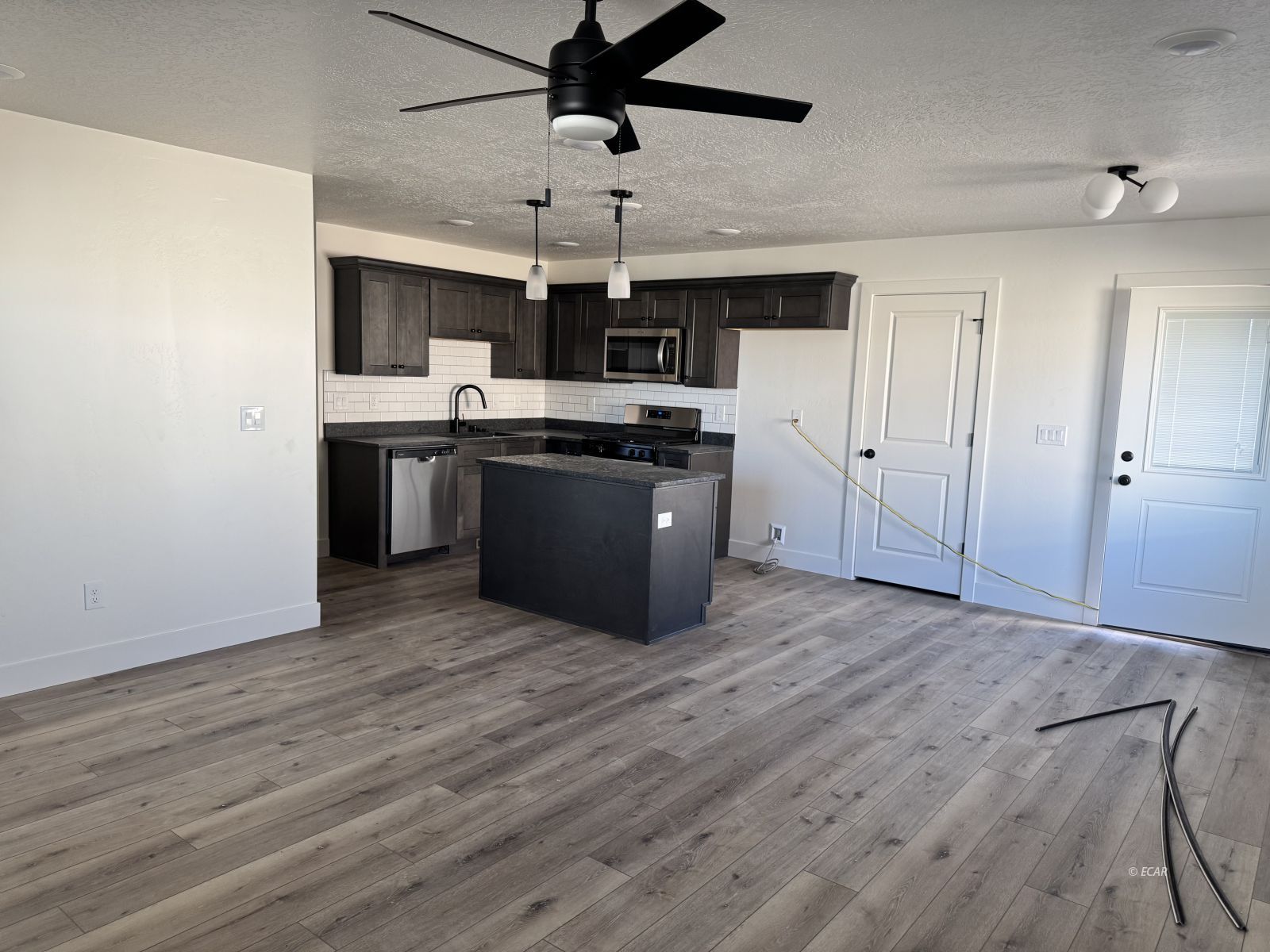 1493 Daisy Drive Property Photo 5