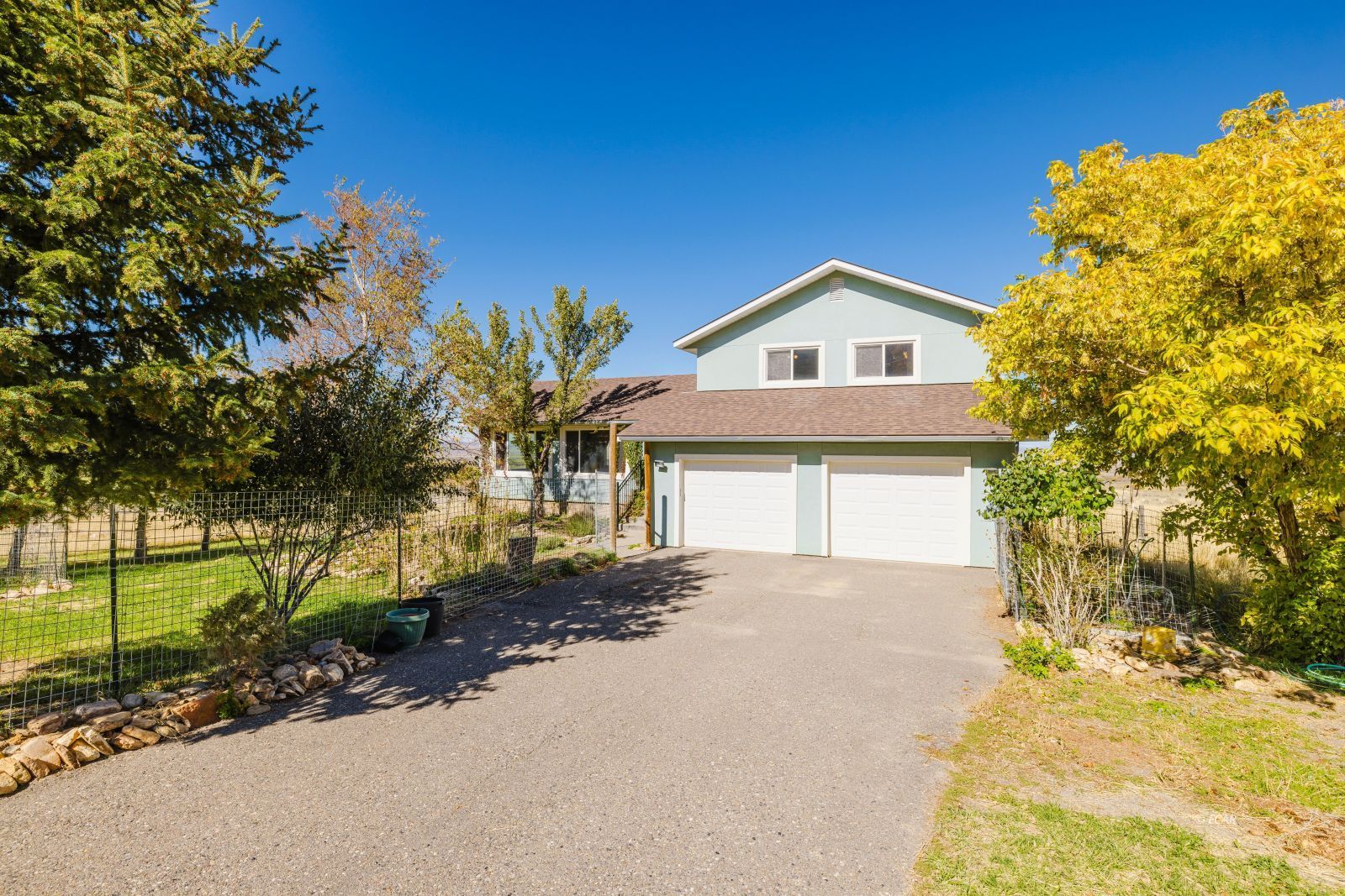 216 Dysart Circle Property Photo 2