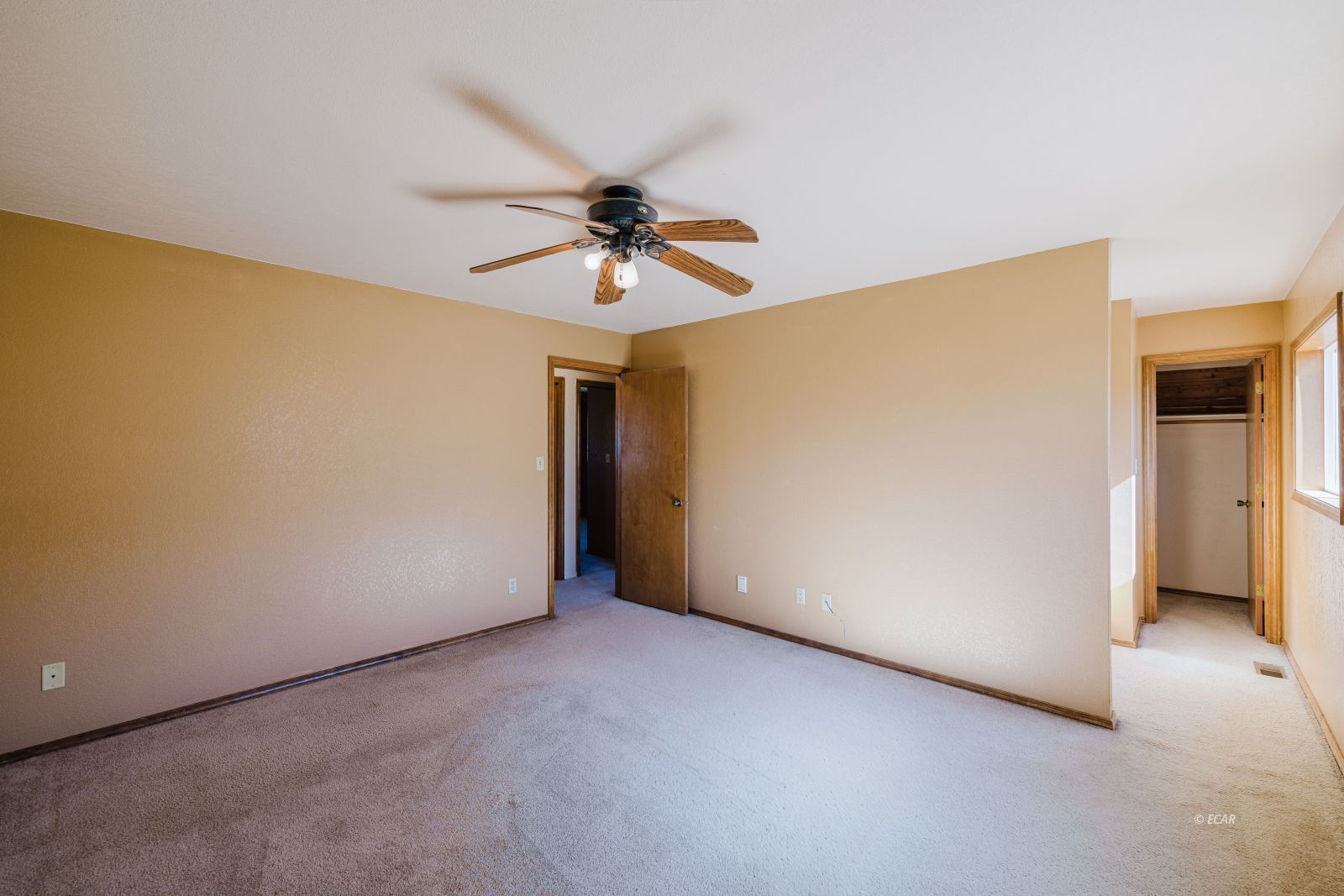 216 Dysart Circle Property Photo 17