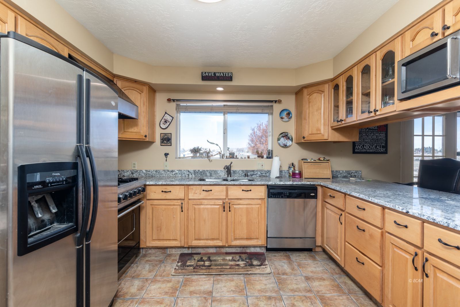 141 Country Club Parkway Property Photo 3