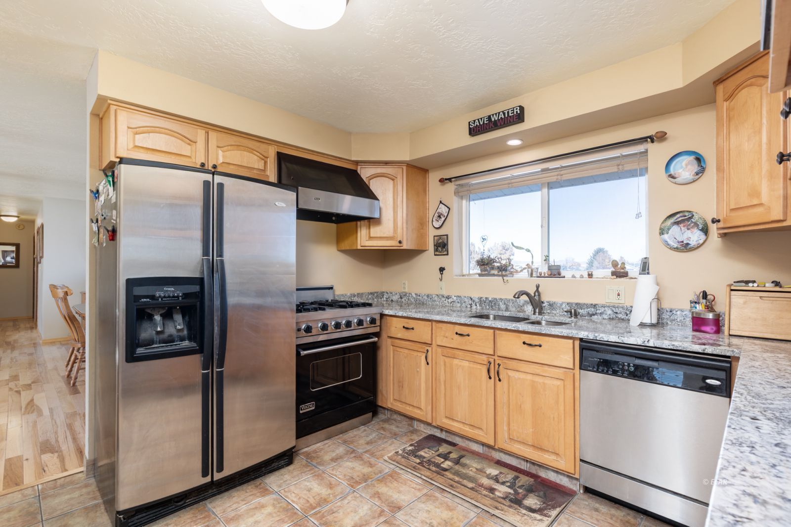 141 Country Club Parkway Property Photo 5