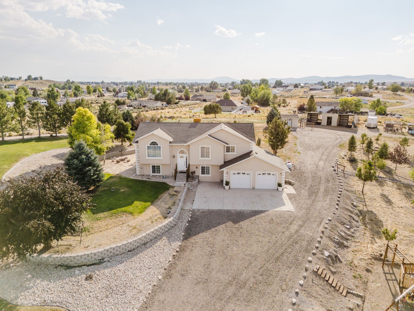 221 Lyndhurst Lane Property Photo 4