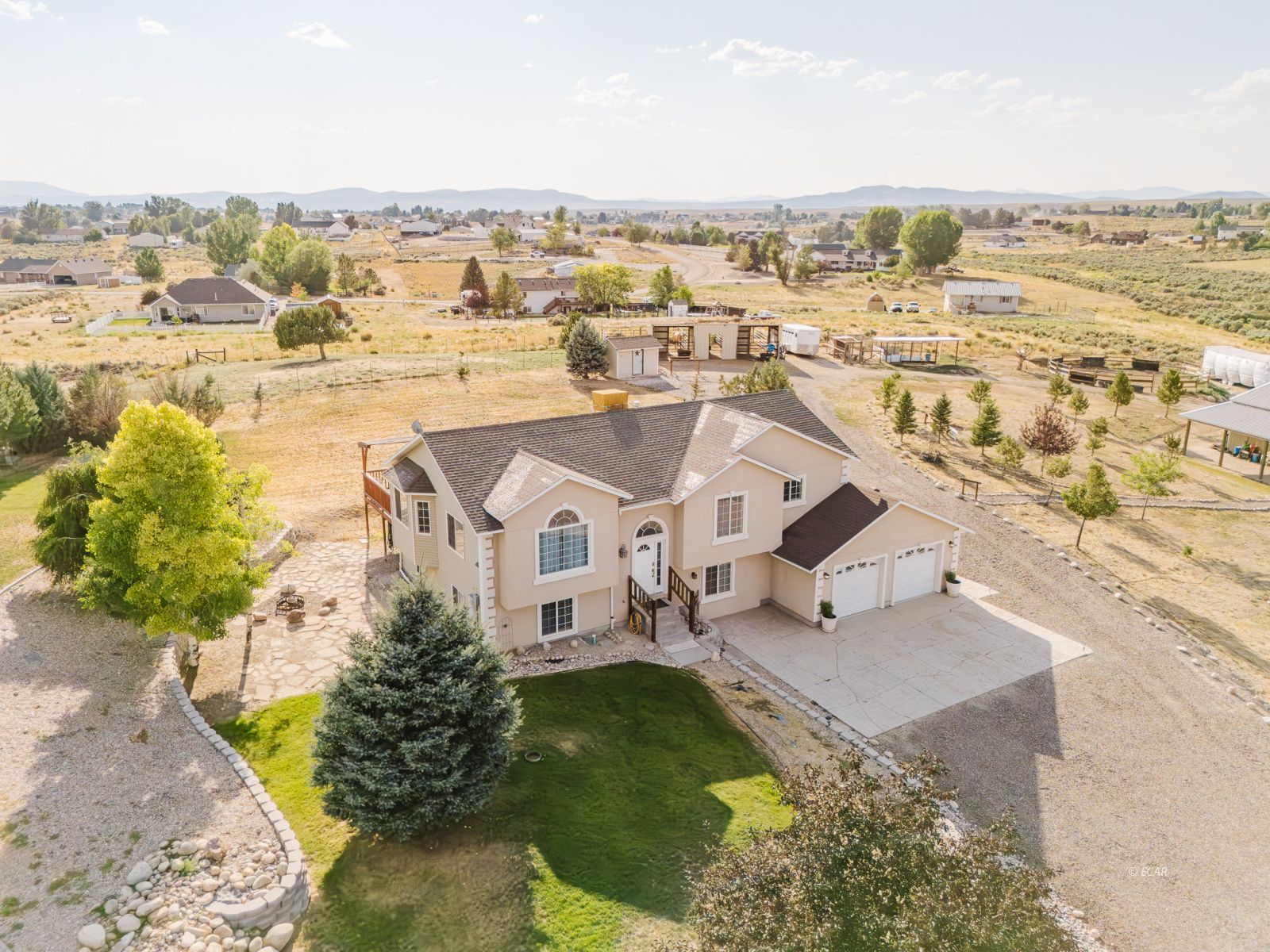 221 Lyndhurst Lane Property Photo 6