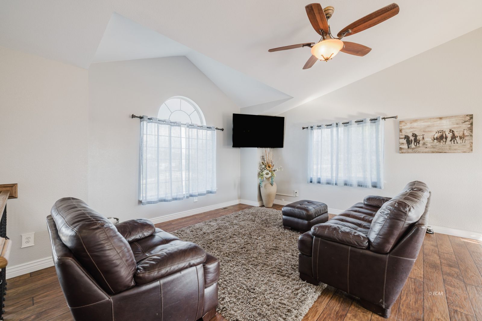 221 Lyndhurst Lane Property Photo 12