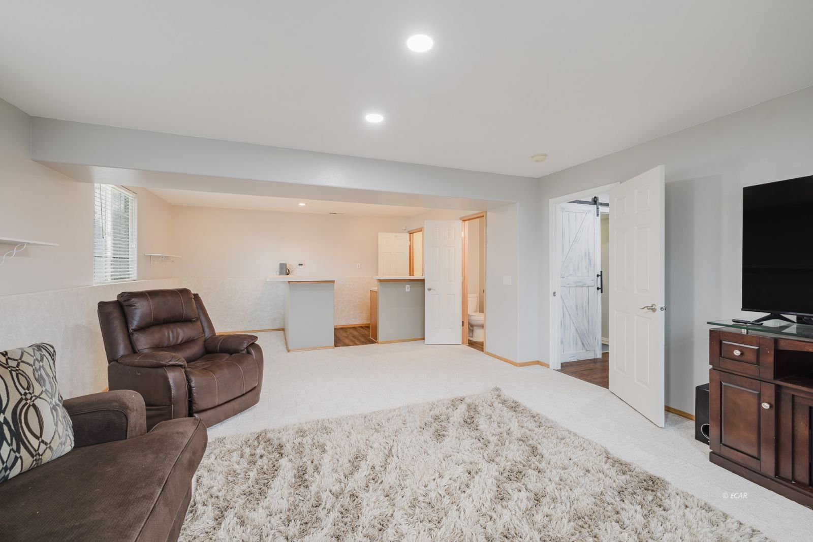 221 Lyndhurst Lane Property Photo 28