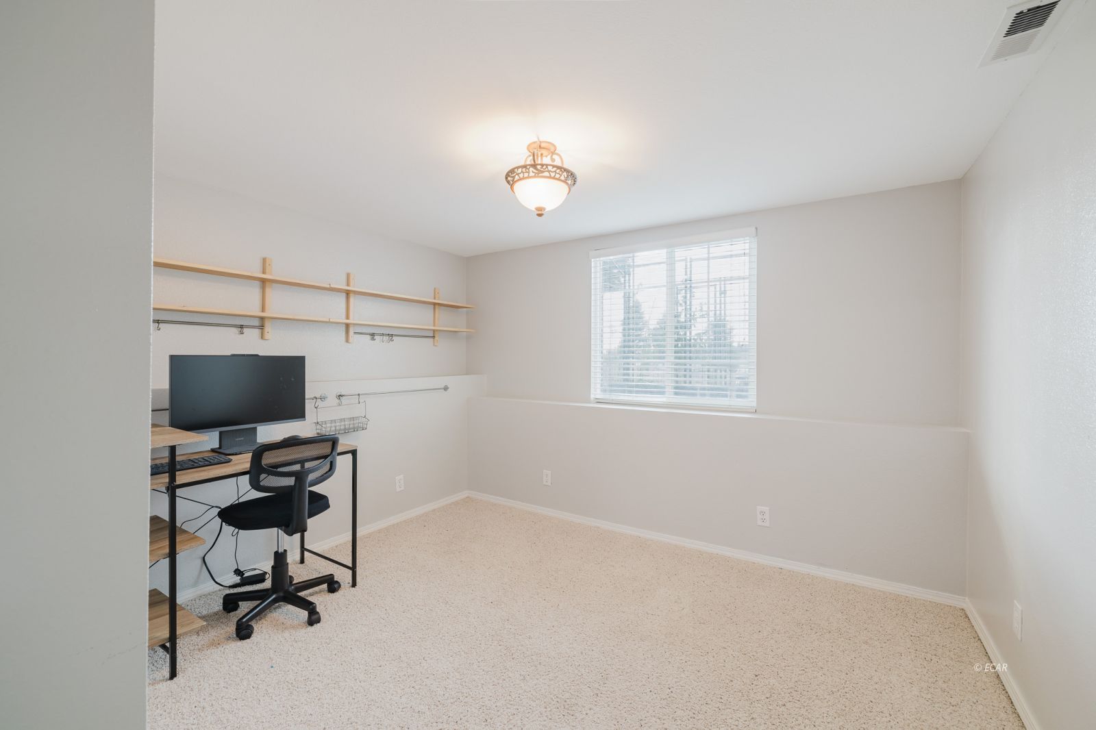 221 Lyndhurst Lane Property Photo 32