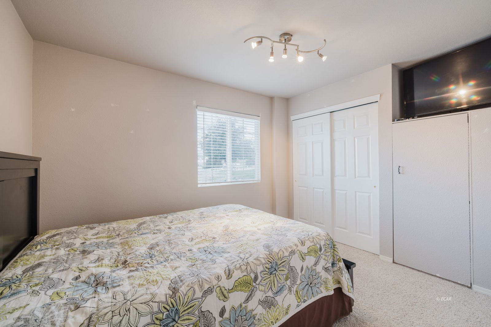 221 Lyndhurst Lane Property Photo 34