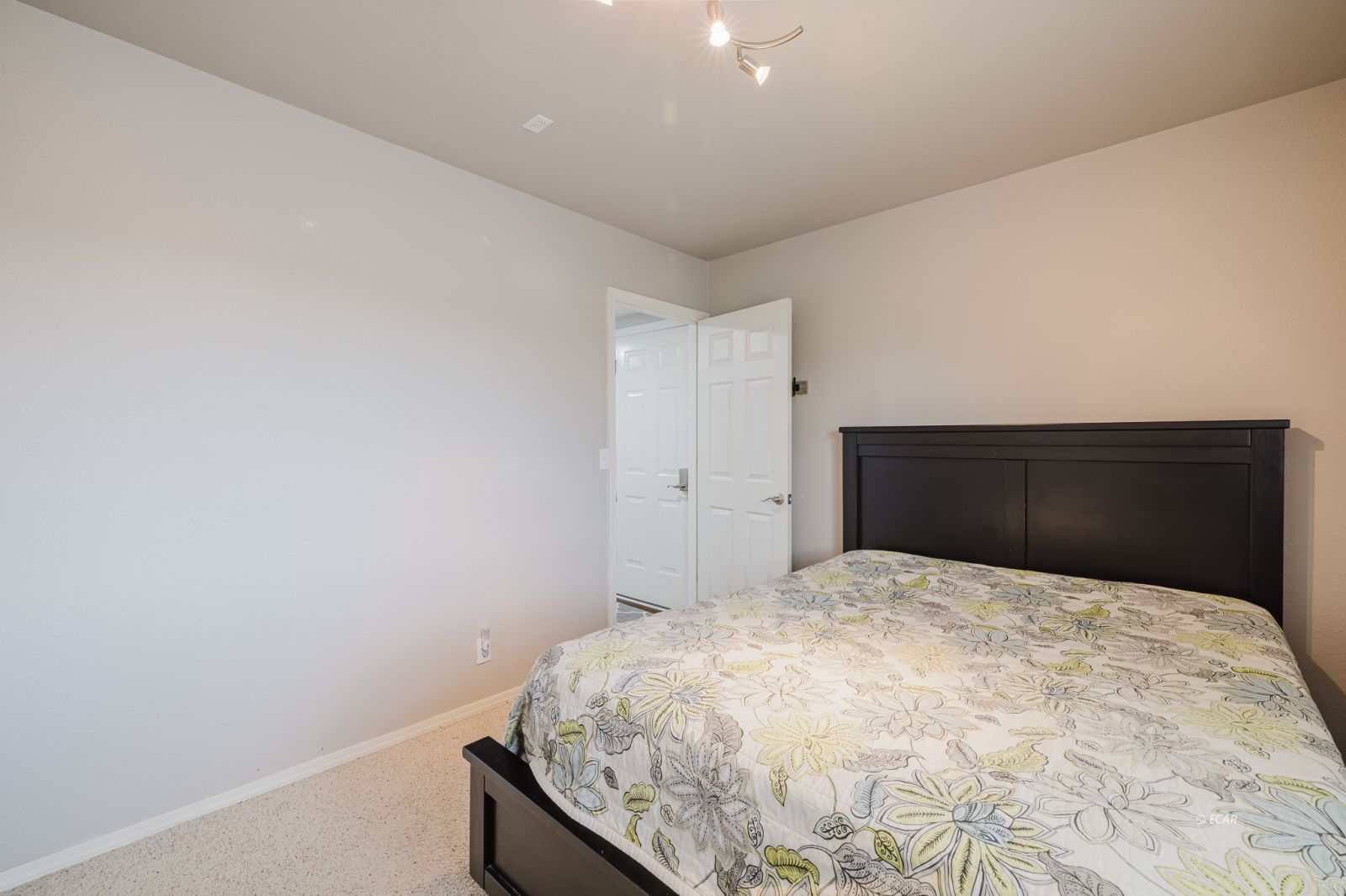 221 Lyndhurst Lane Property Photo 35