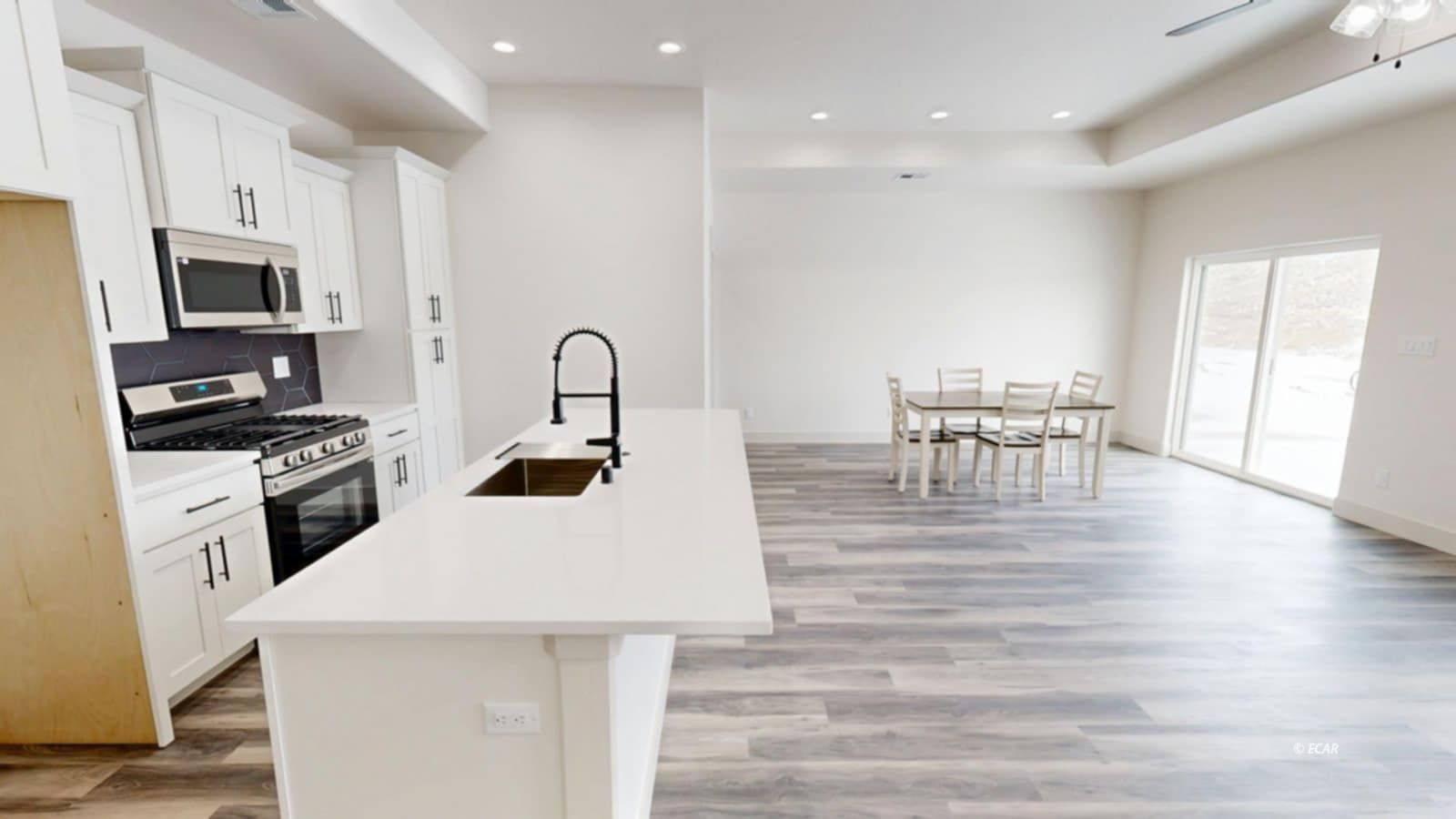 2621 Platinum Drive Property Photo 2