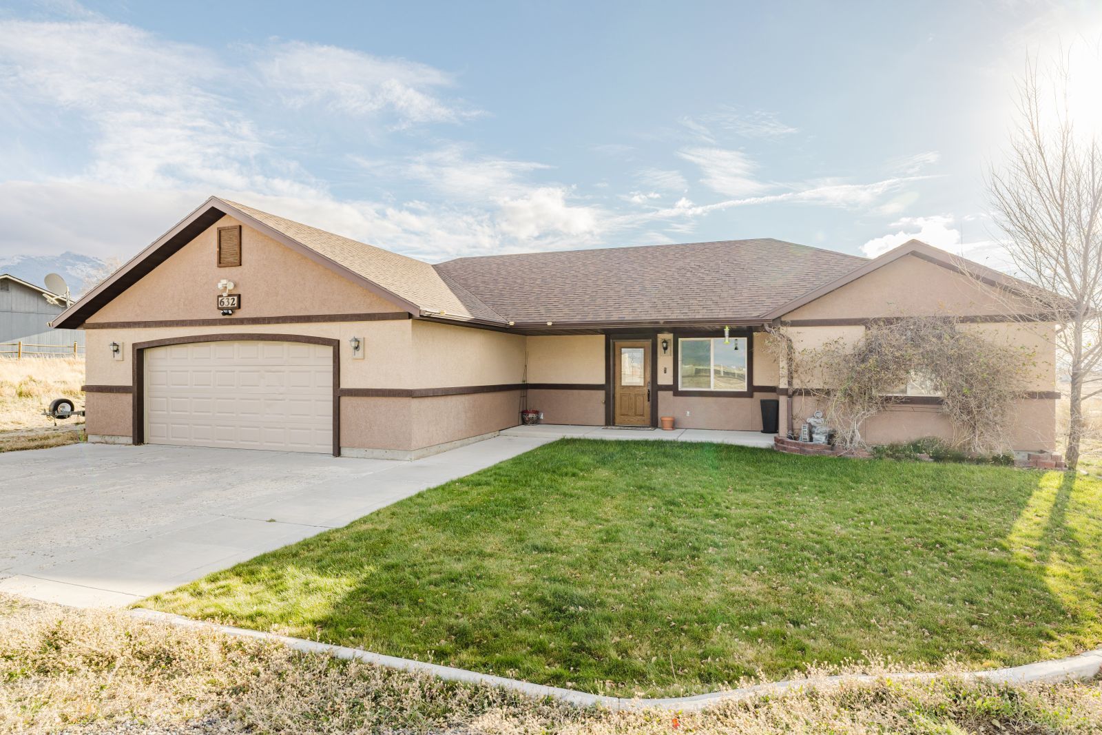 632 Palace Parkway Property Photo 3