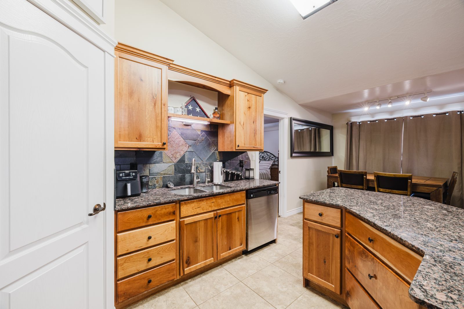 632 Palace Parkway Property Photo 26