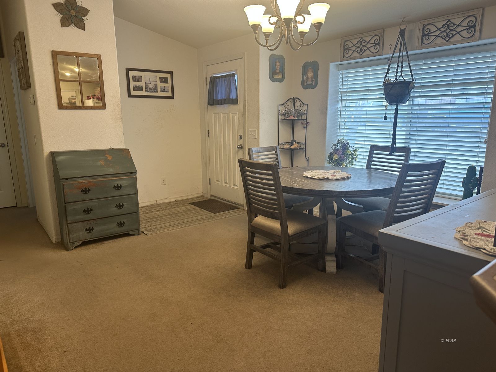 521 Elm Street Property Photo 3