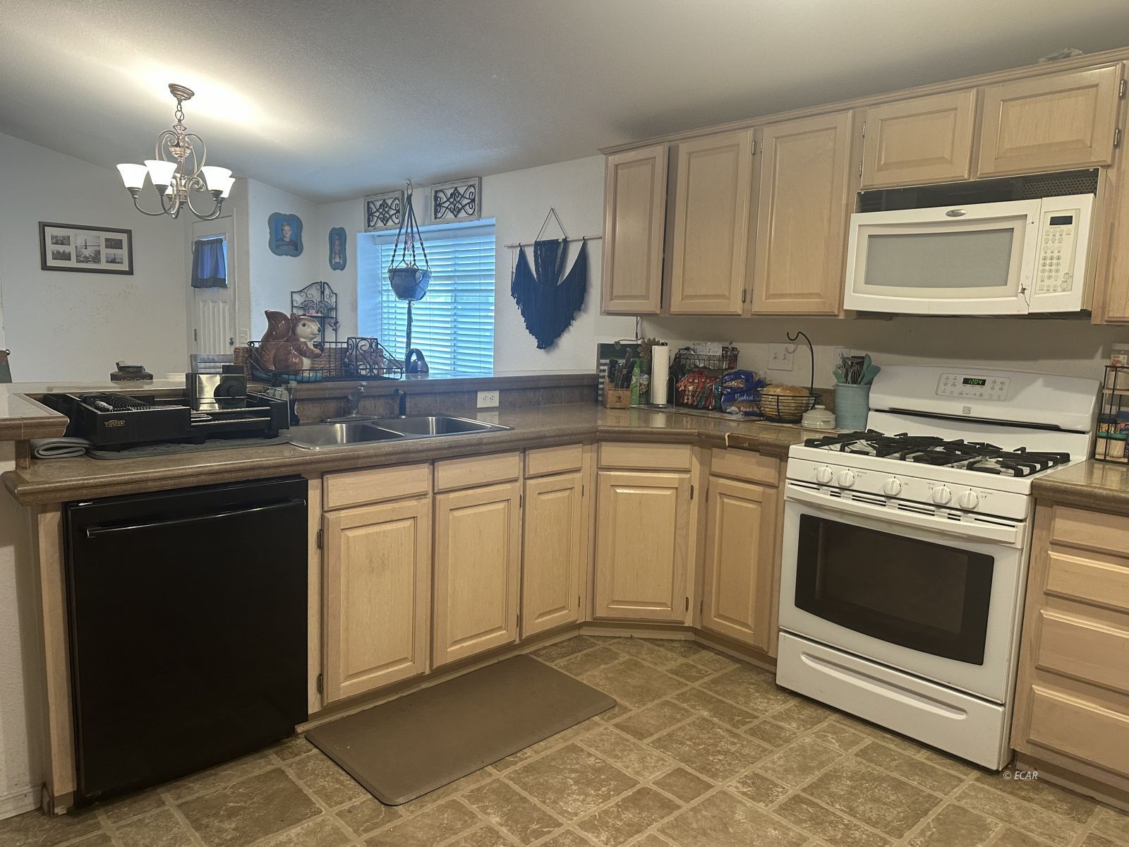 521 Elm Street Property Photo 5