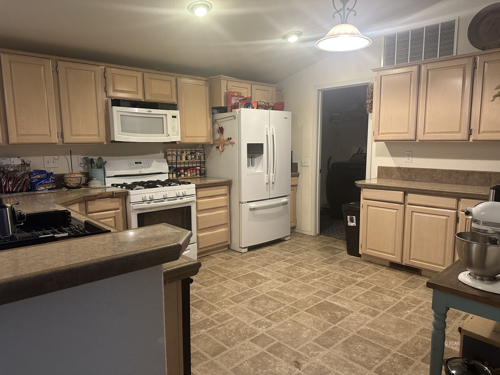 521 Elm Street Property Photo 6