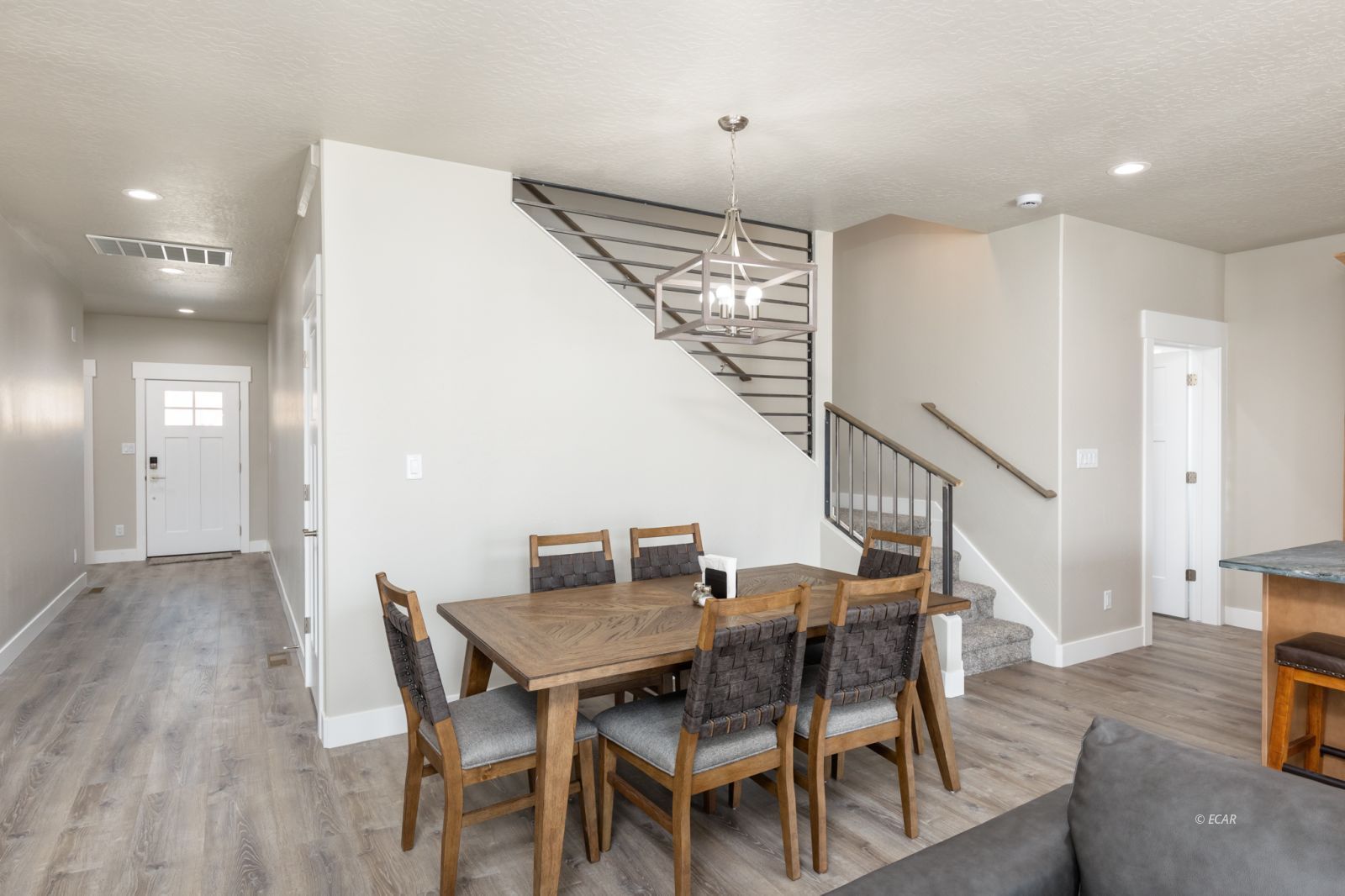 2612 Platinum Drive Property Photo 2