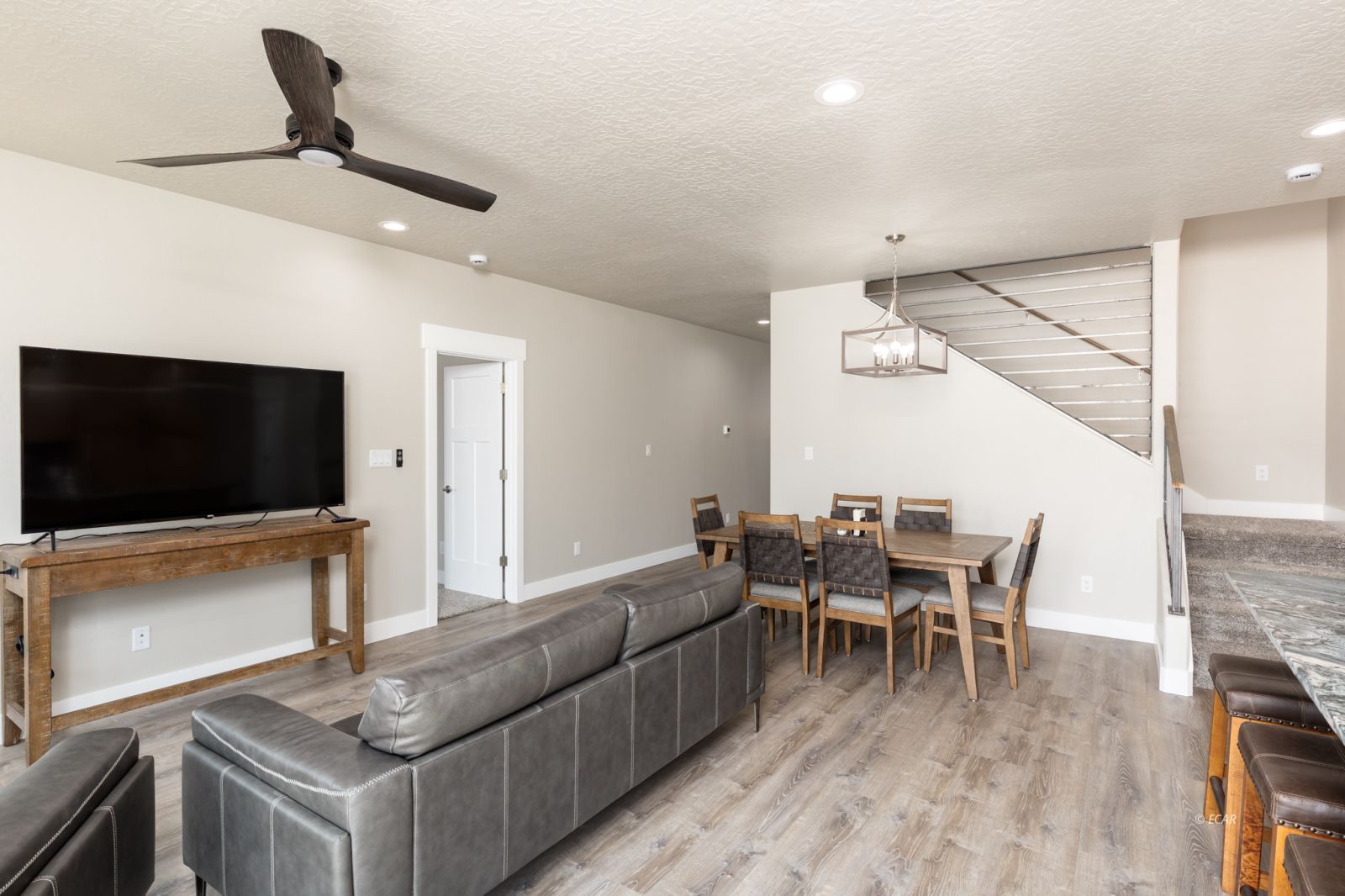 2612 Platinum Drive Property Photo 4