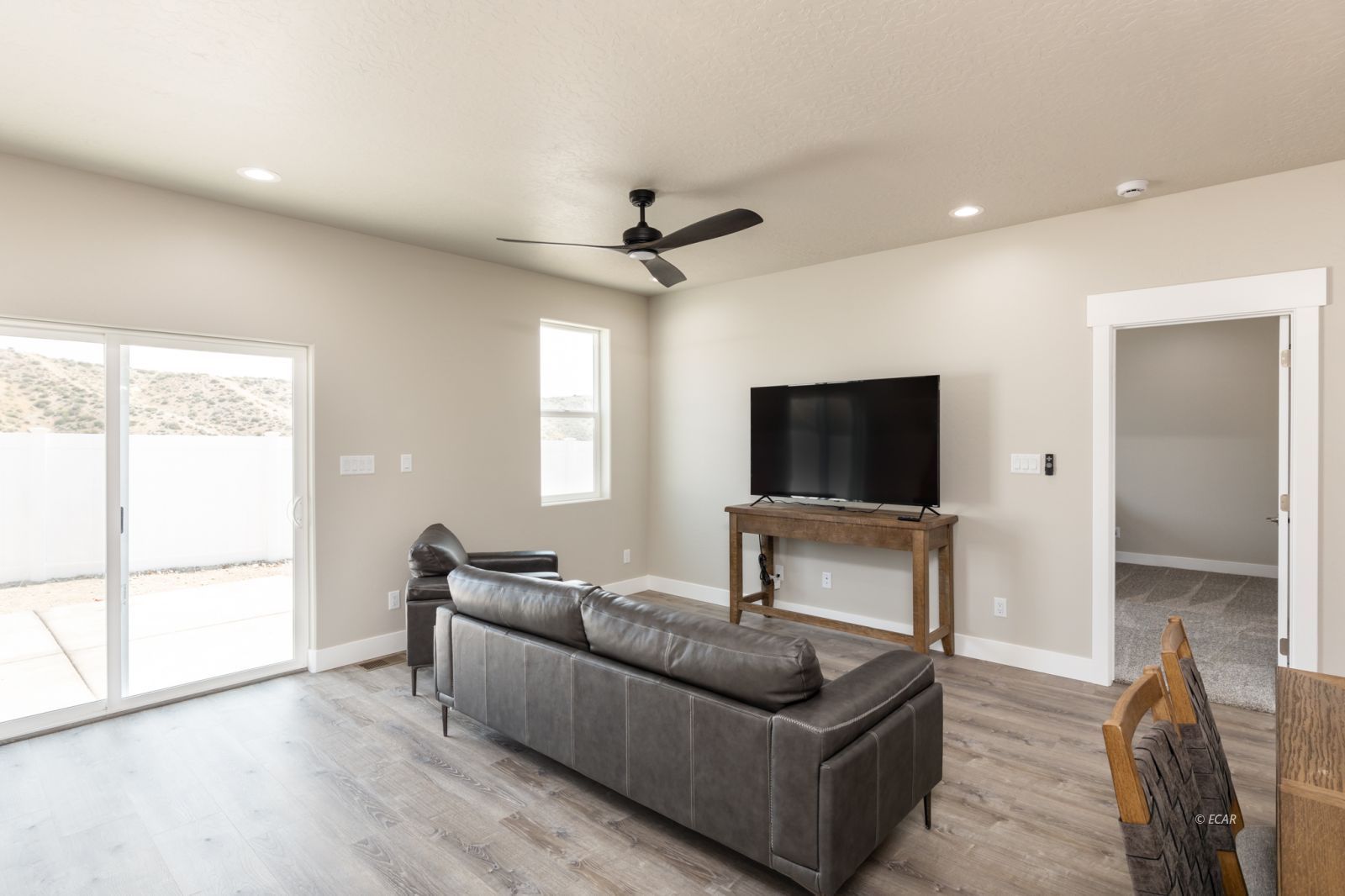 2612 Platinum Drive Property Photo 5