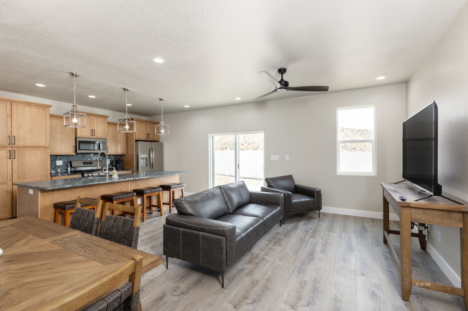 2612 Platinum Drive Property Photo 6