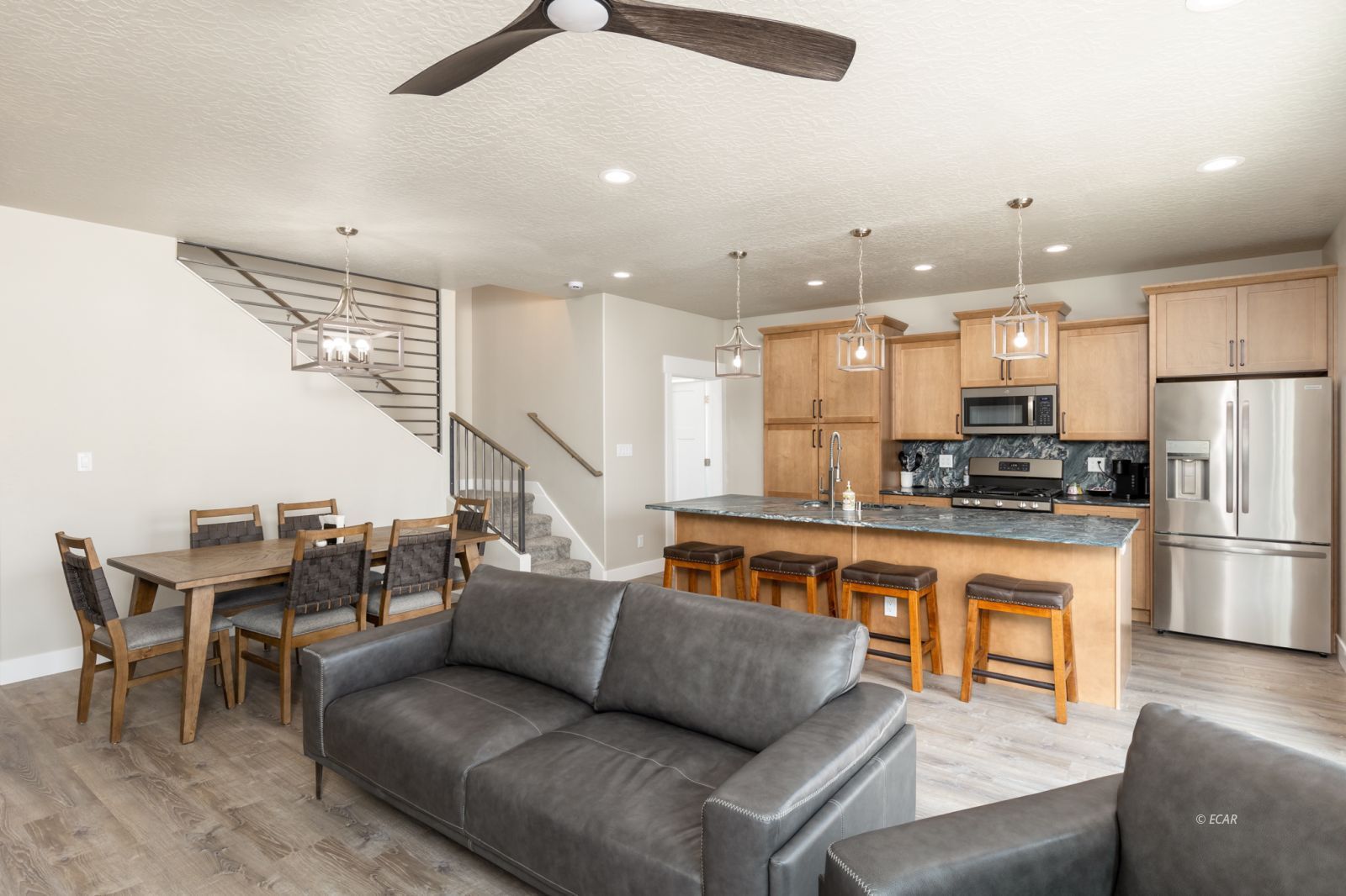 2612 Platinum Drive Property Photo 7