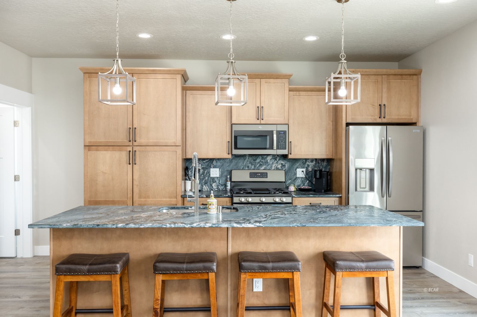 2612 Platinum Drive Property Photo 8