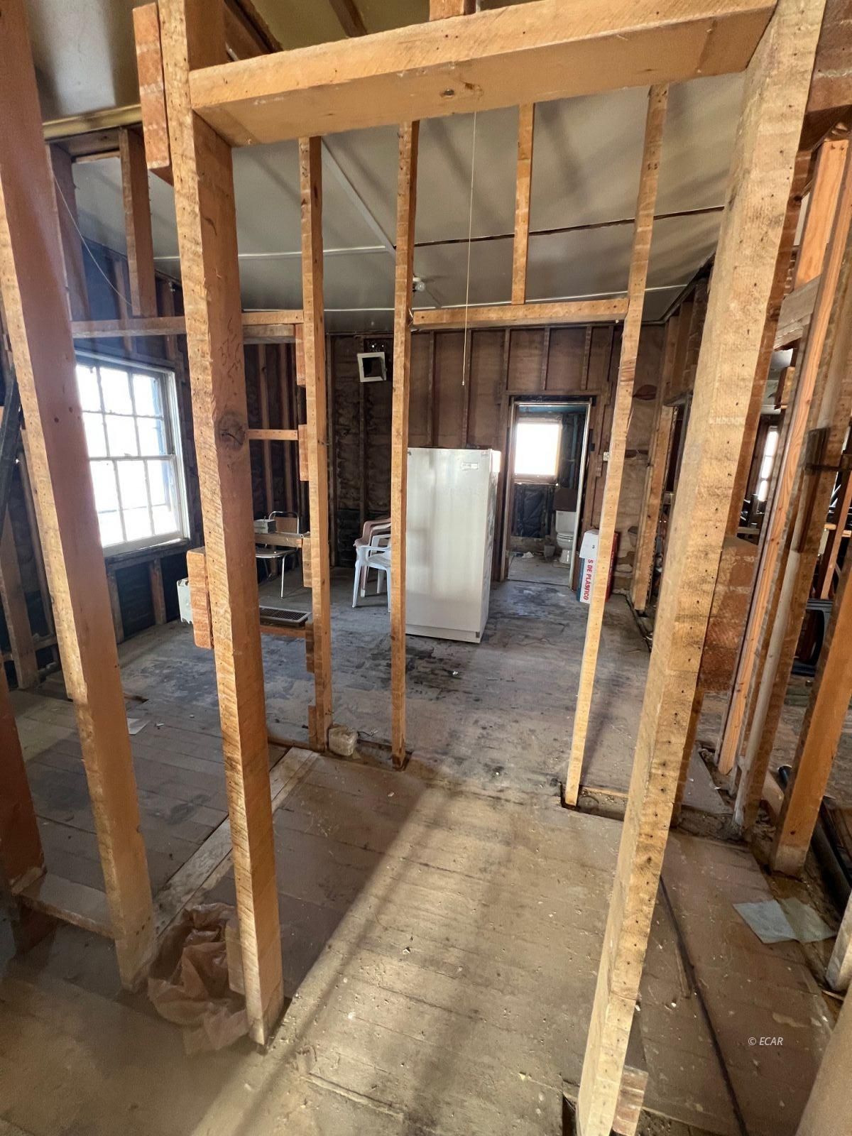 2 Ave E . Property Photo 6